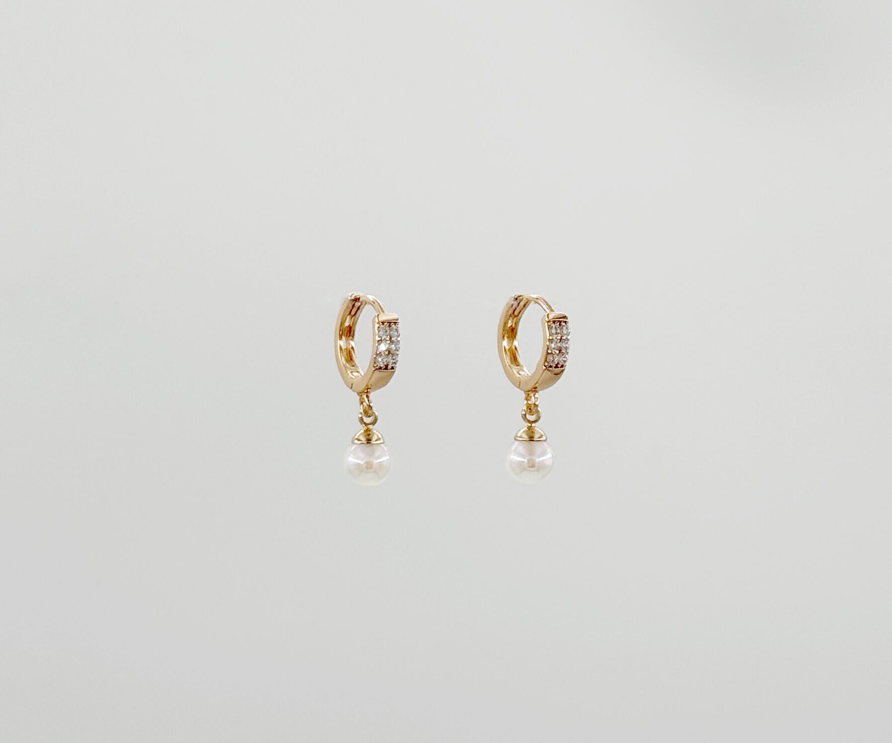 18K Rose Gold Plated Hologram Pearl Hoop Küpe