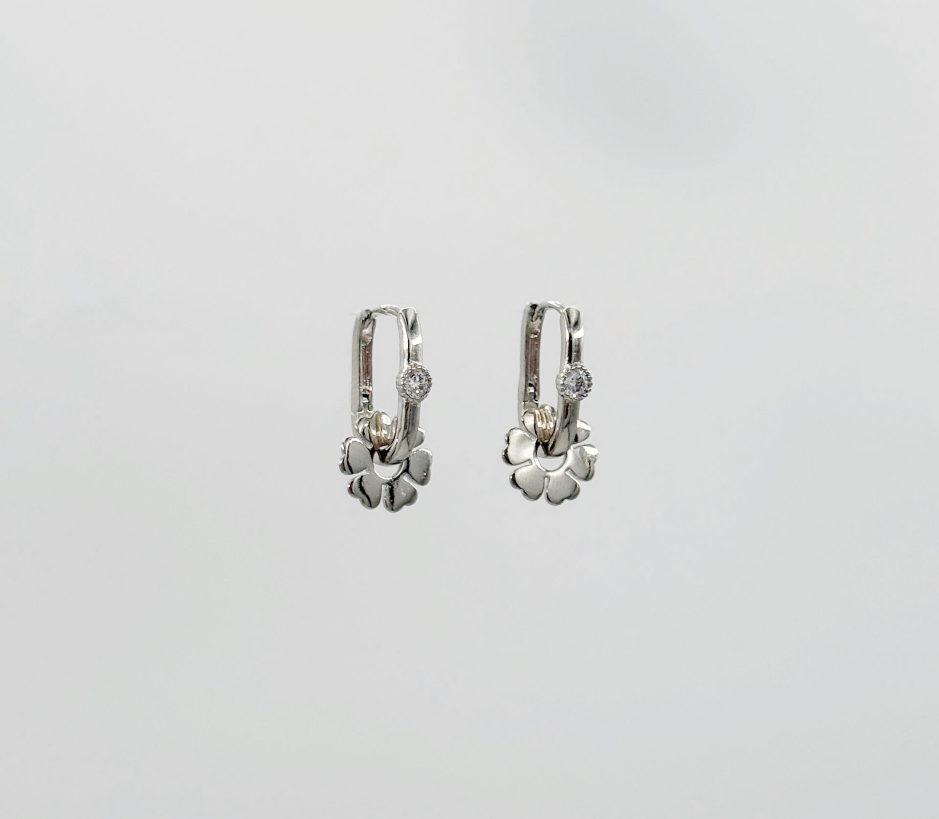 White Gold Plated Clover Drop Küpe