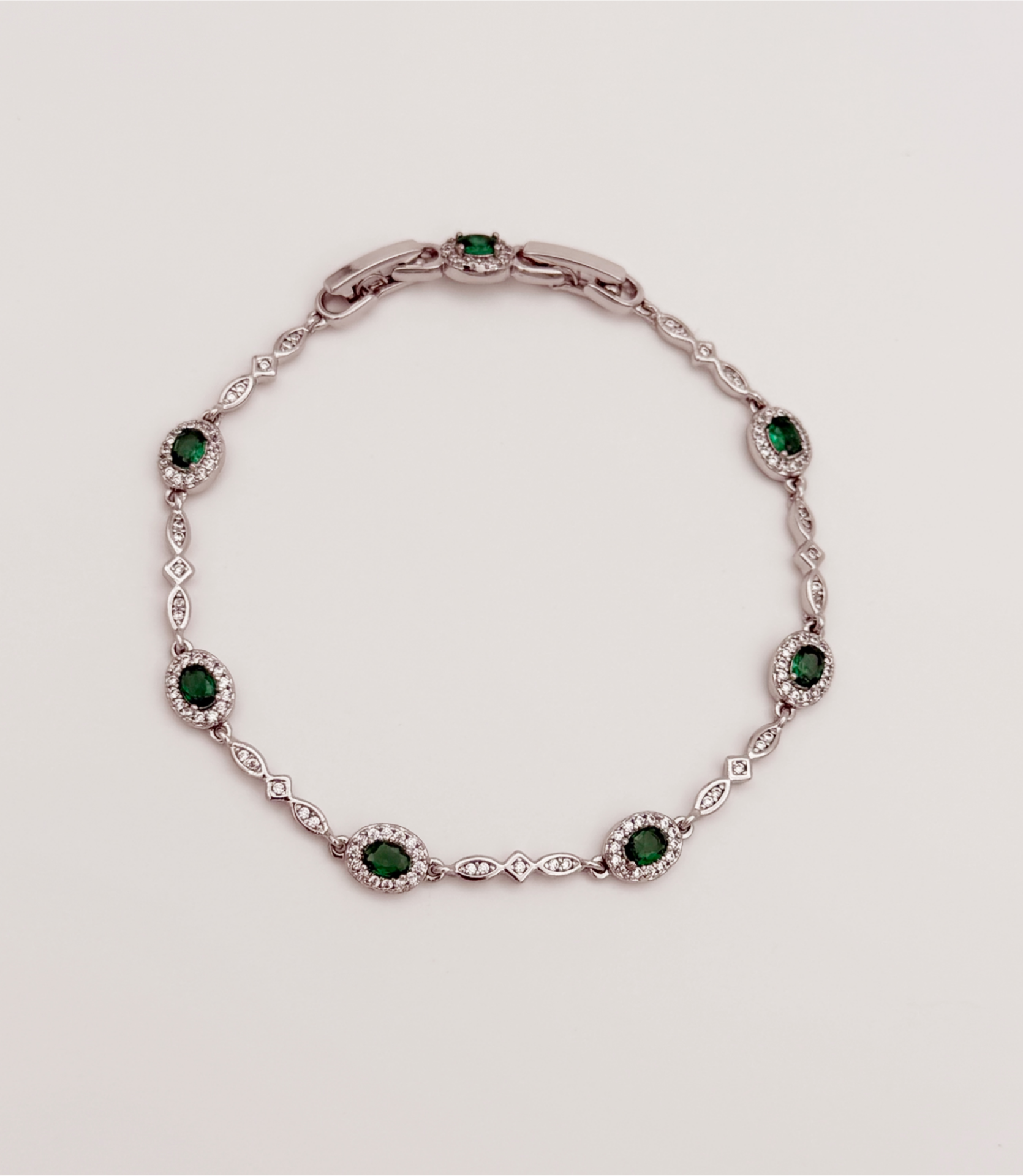 White Gold Plated The Grace Of Green Bileklik
