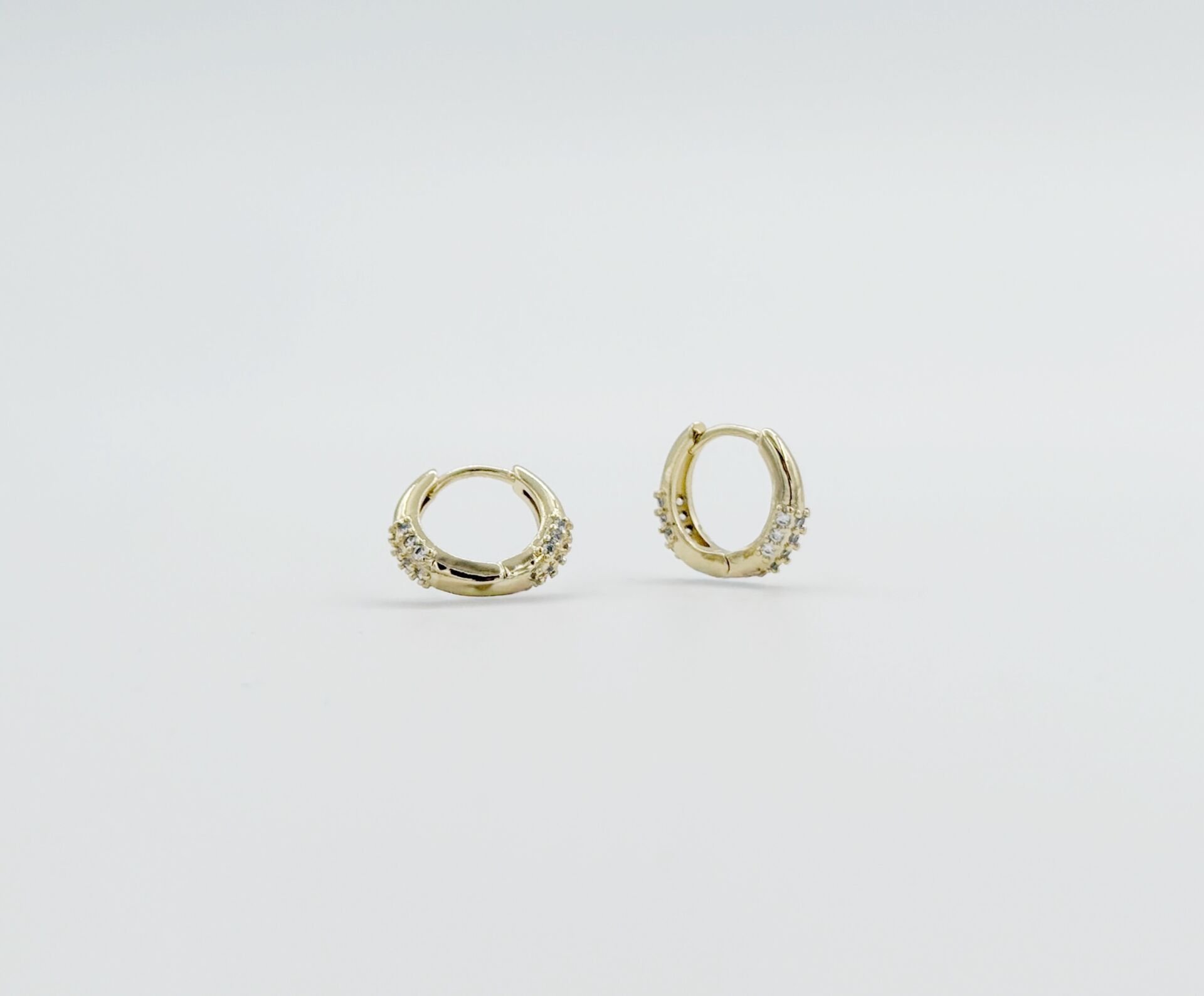 14K Gold Plated Simmetria Del Bagliore Hoop Küpe