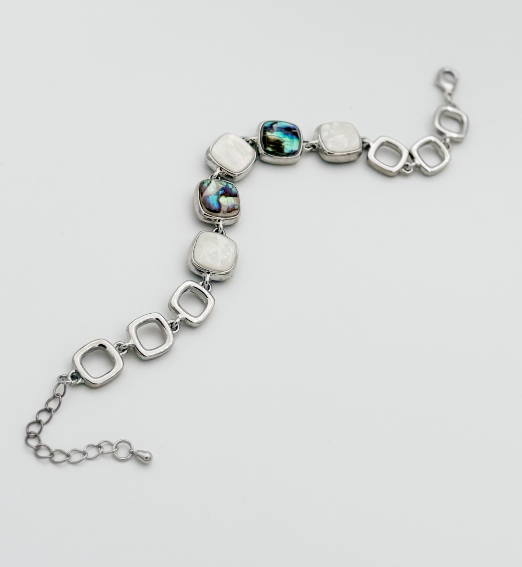 White Gold Plated Margate Bileklik