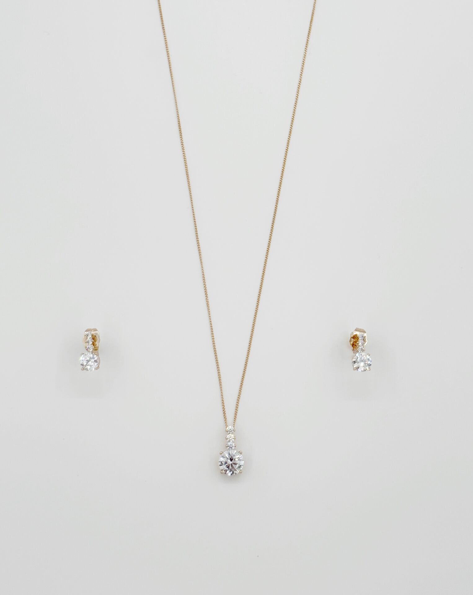 18K Rose Gold Plated Tria Yuvarlak Kesim Küpe Kolye Set