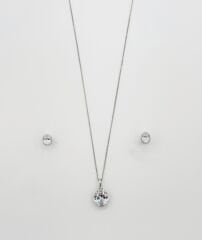 White Gold Plated Büyüleyici Işıltı Küpe Kolye Set