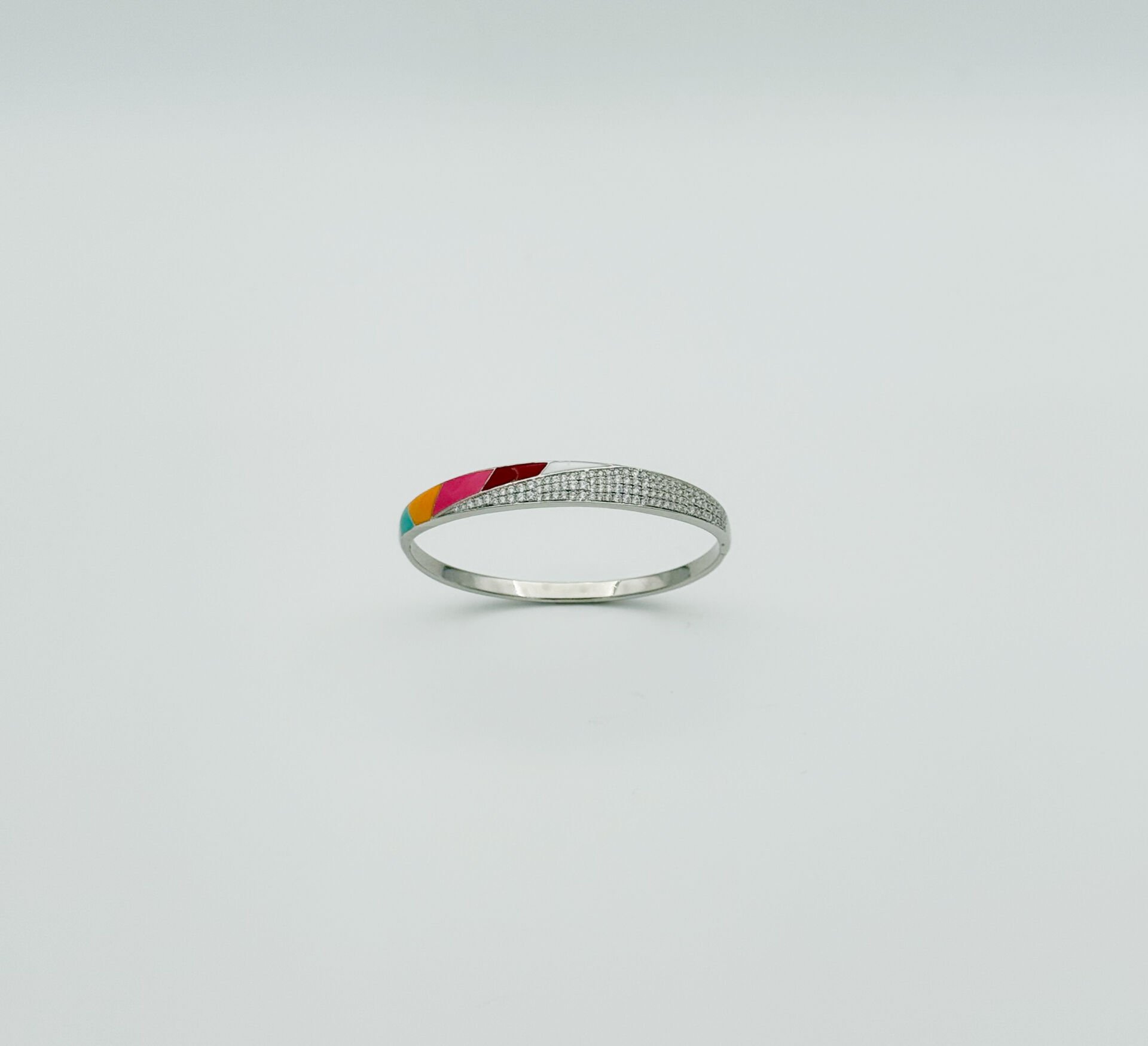 White Gold Plated Mixed Kelepçe