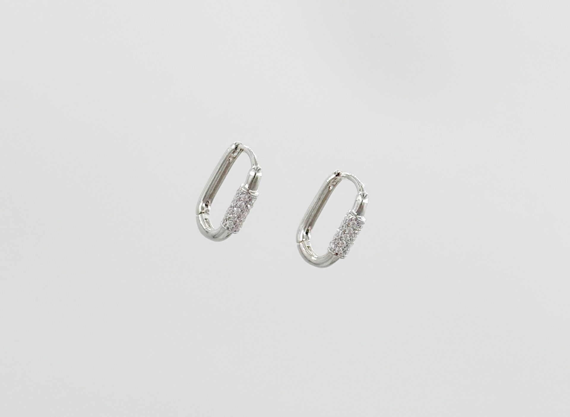 White Gold Plated Luma Hoop Küpe