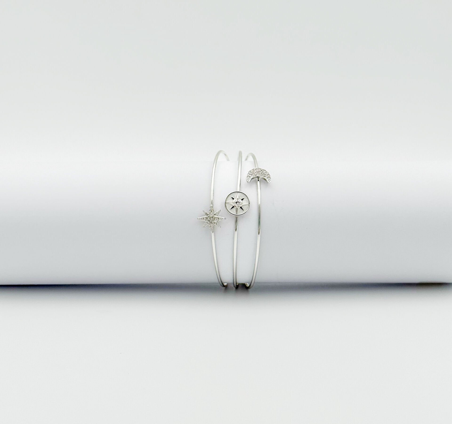 White Gold Plated Luna Sirius Kelepçe