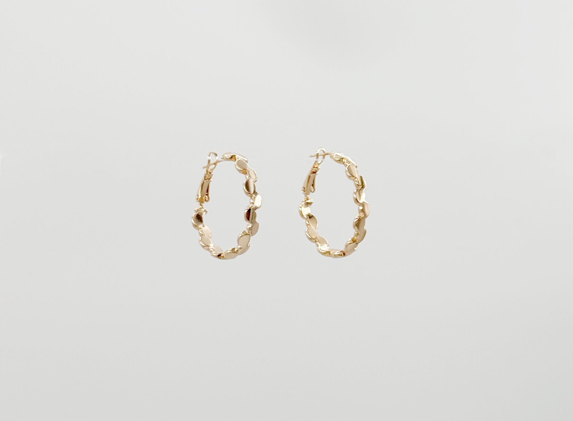 18K Rose Gold Plated Jour Hoop Küpe