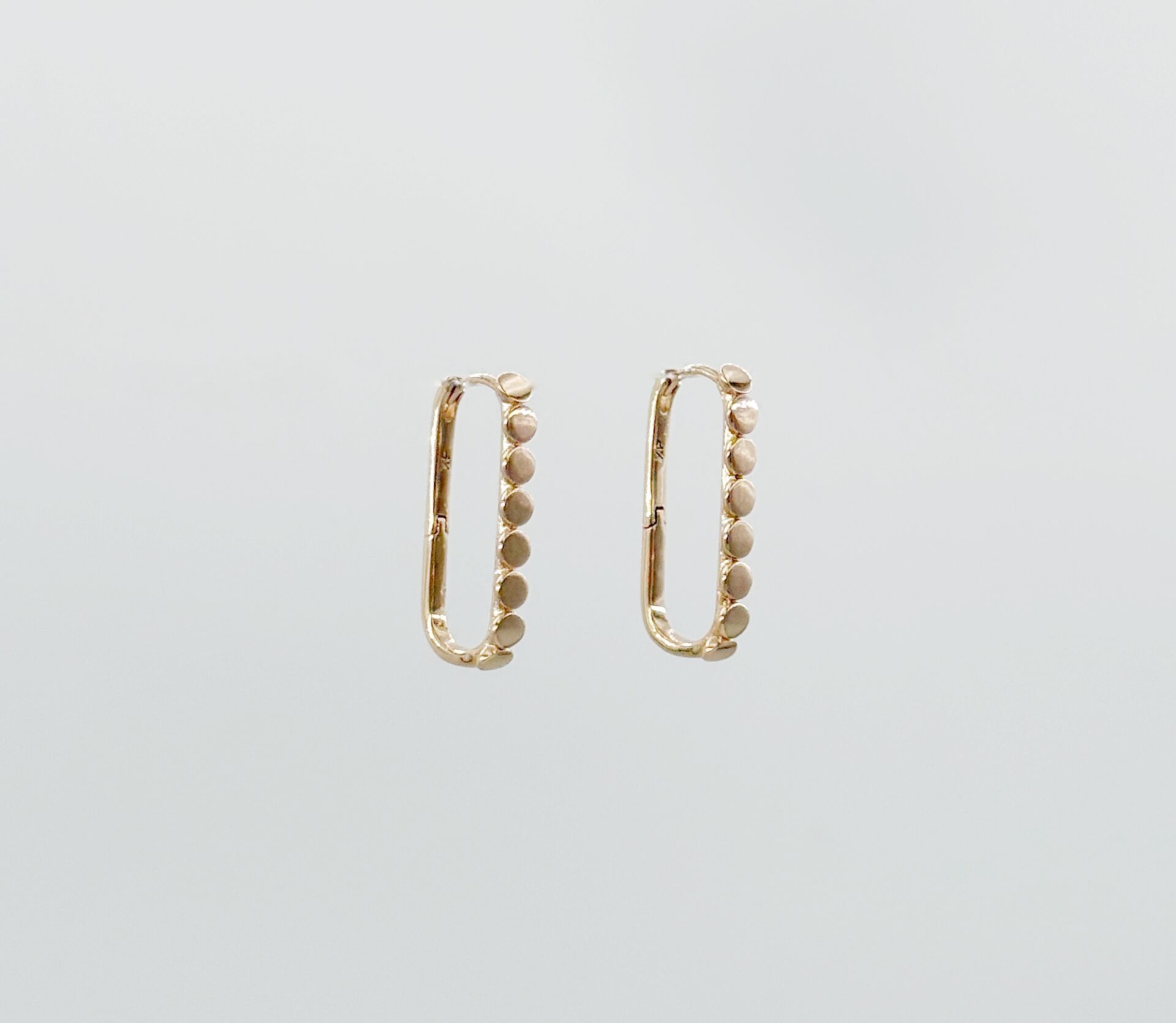 18K Gold Plated Spotted Hoop Küpe