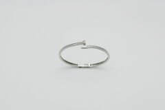 White Gold Plated Nailia Kelepçe