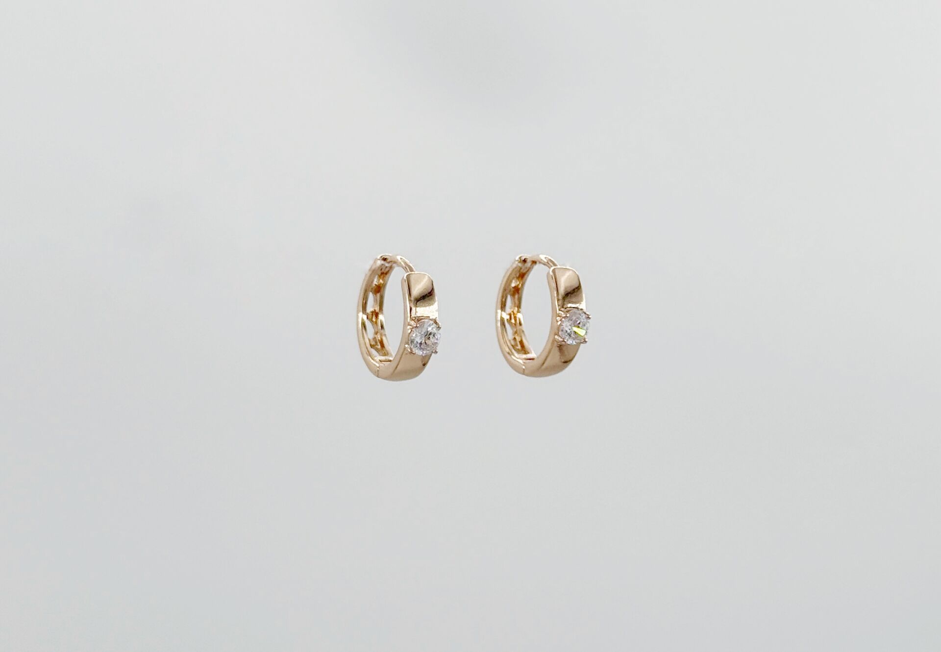 18K Rose Gold Plated Simple Stone Hoop Küpe