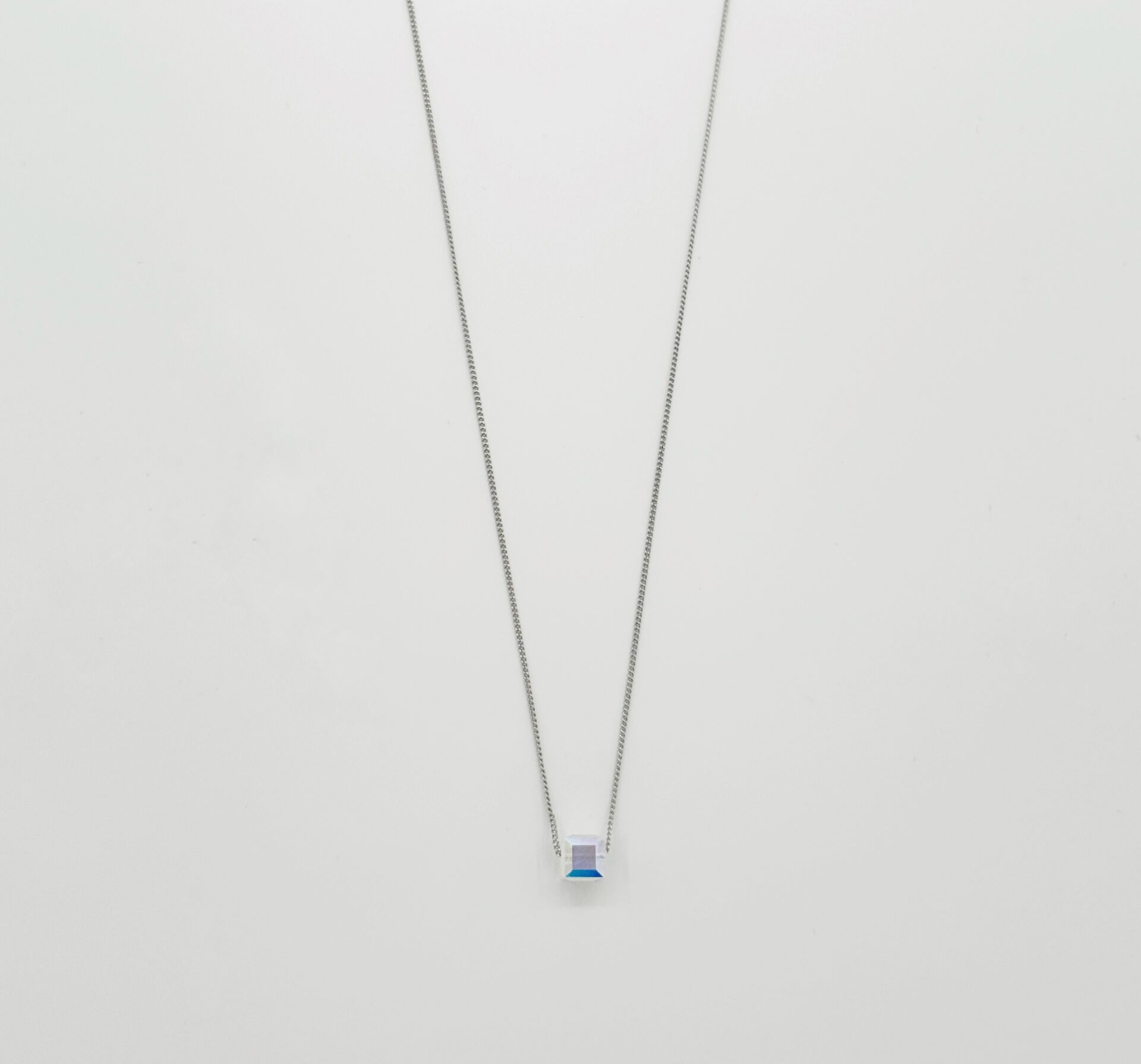 White Gold Plated Hologram Küp Kolye