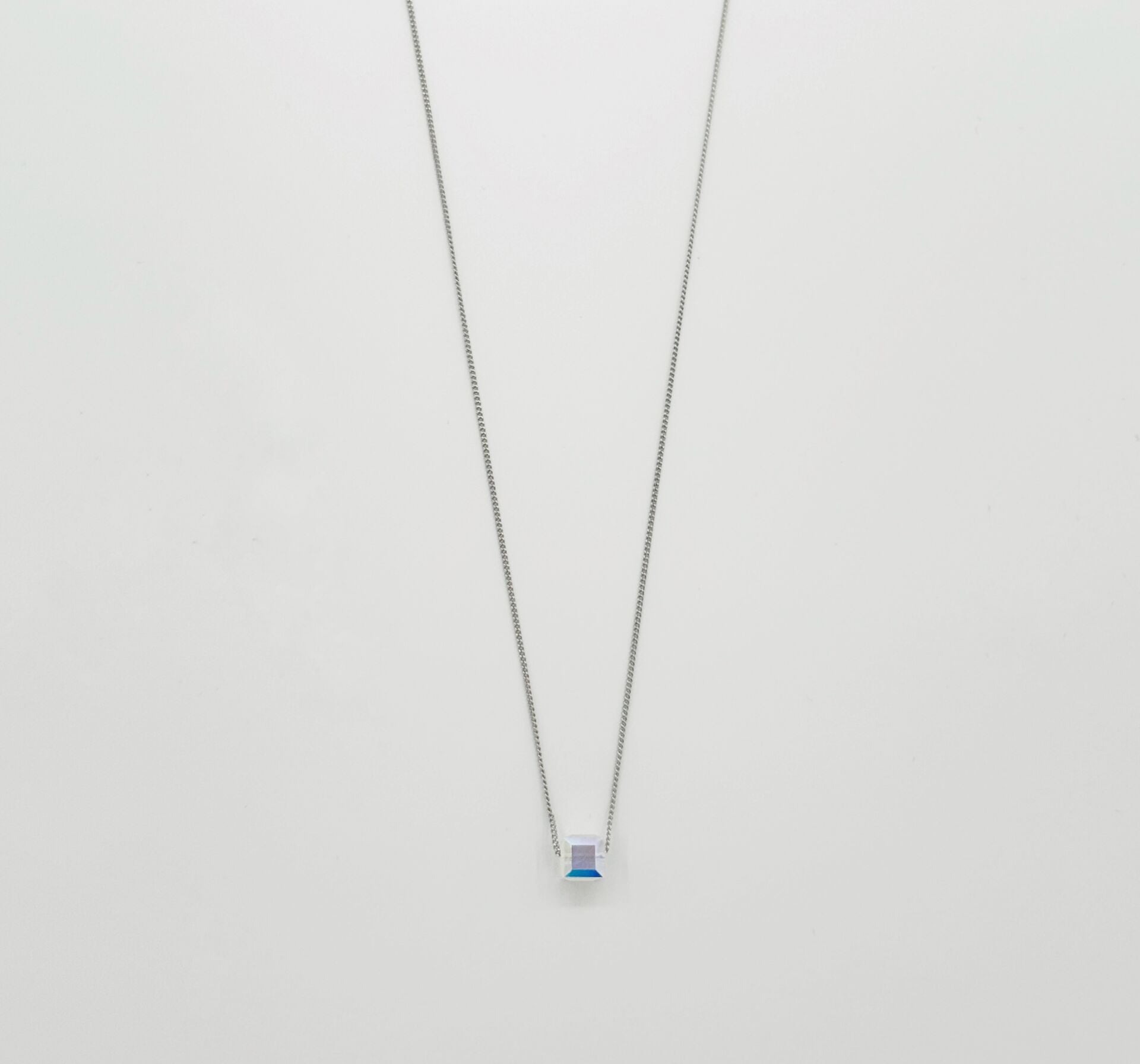 White Gold Plated Hologram Küp Kolye