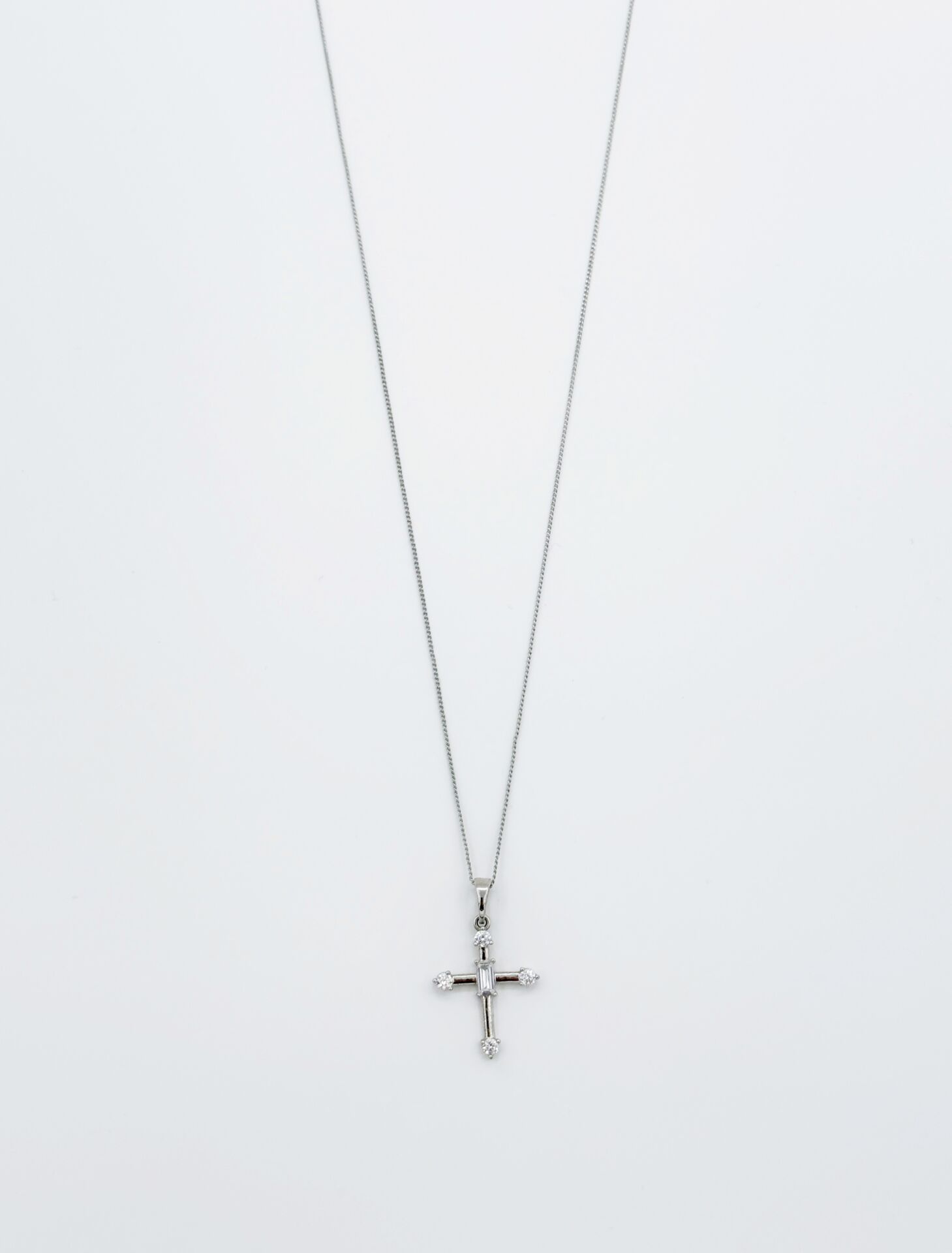 White Gold Plated Baget Cross Kolye
