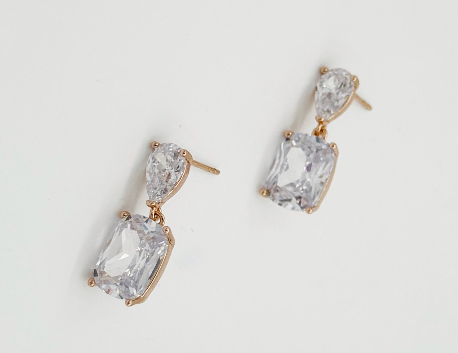 18K Rose Gold Plated Baguette Drop Küpe