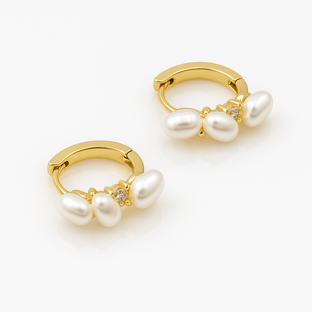 14K Gold Plated String of Pearls Hoop Küpe