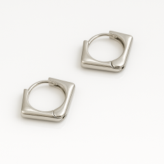 White Gold Plated Mini Classical Hoop Küpe