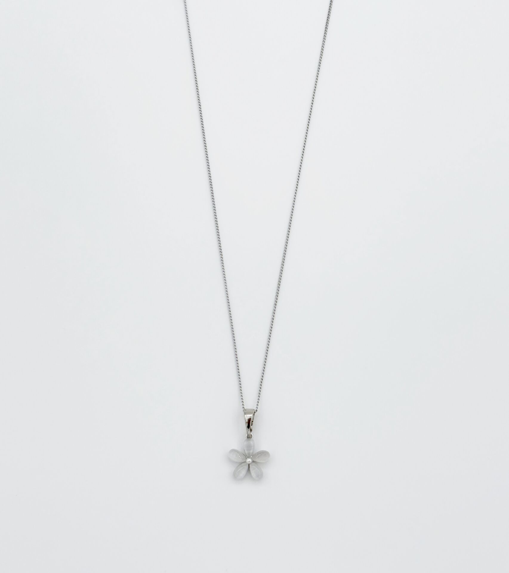 White Gold Plated Pearly Daisy Kolye