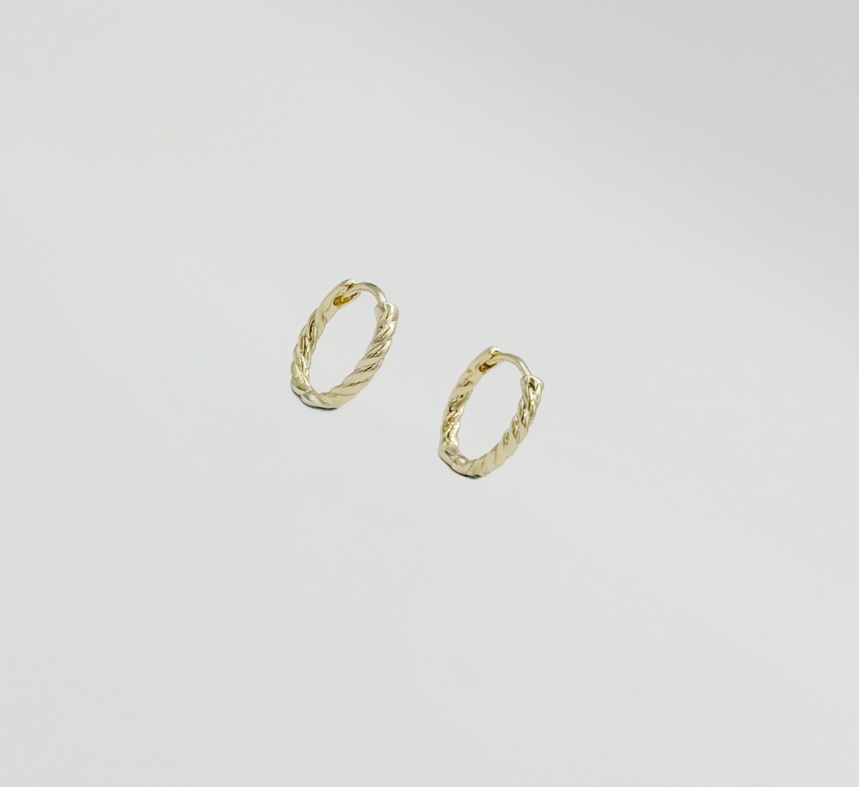 14K Gold Plated Rope Hoop Küpe