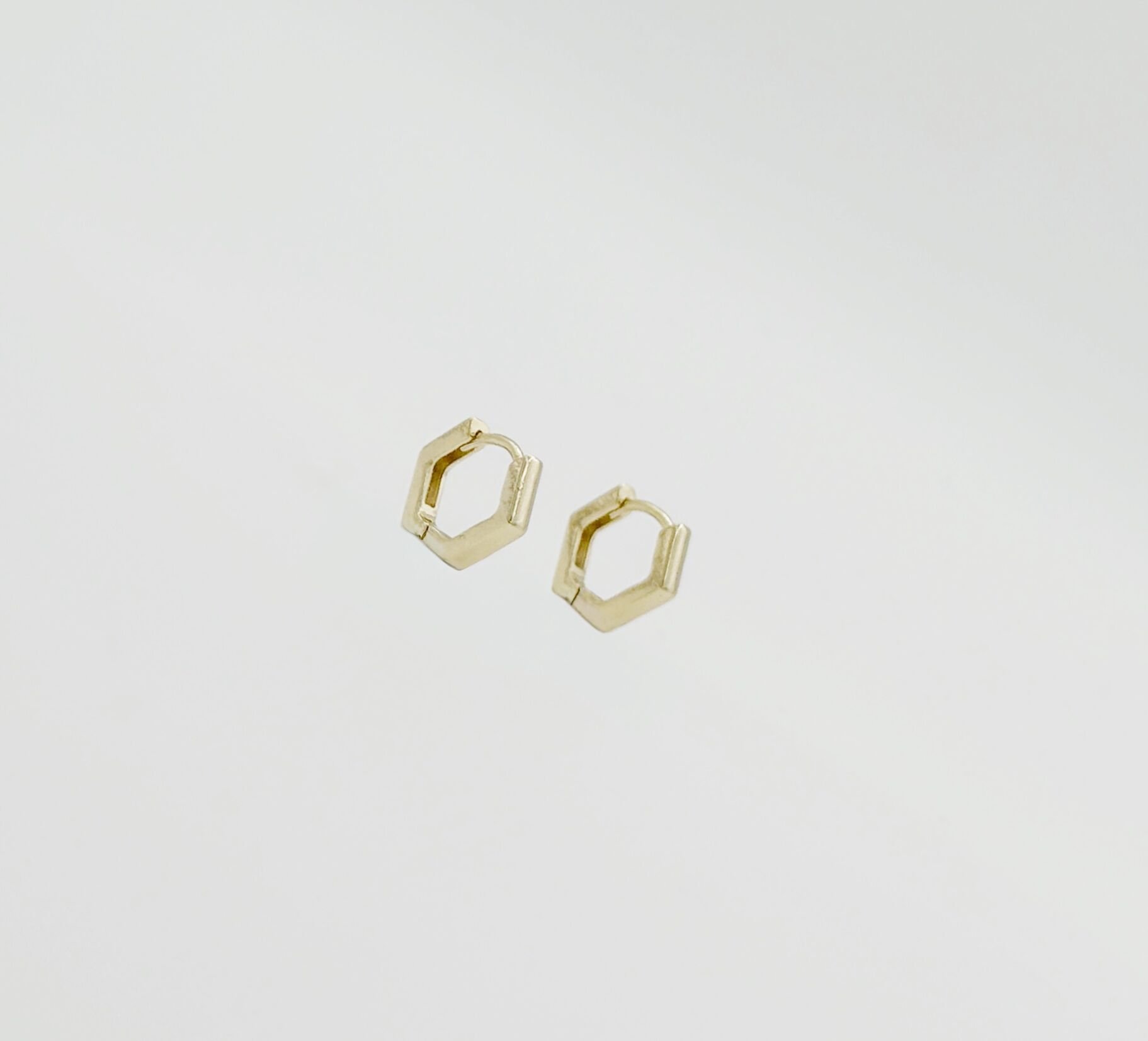 14K Gold Plated Mini Hexa Simple Hoop Küpe