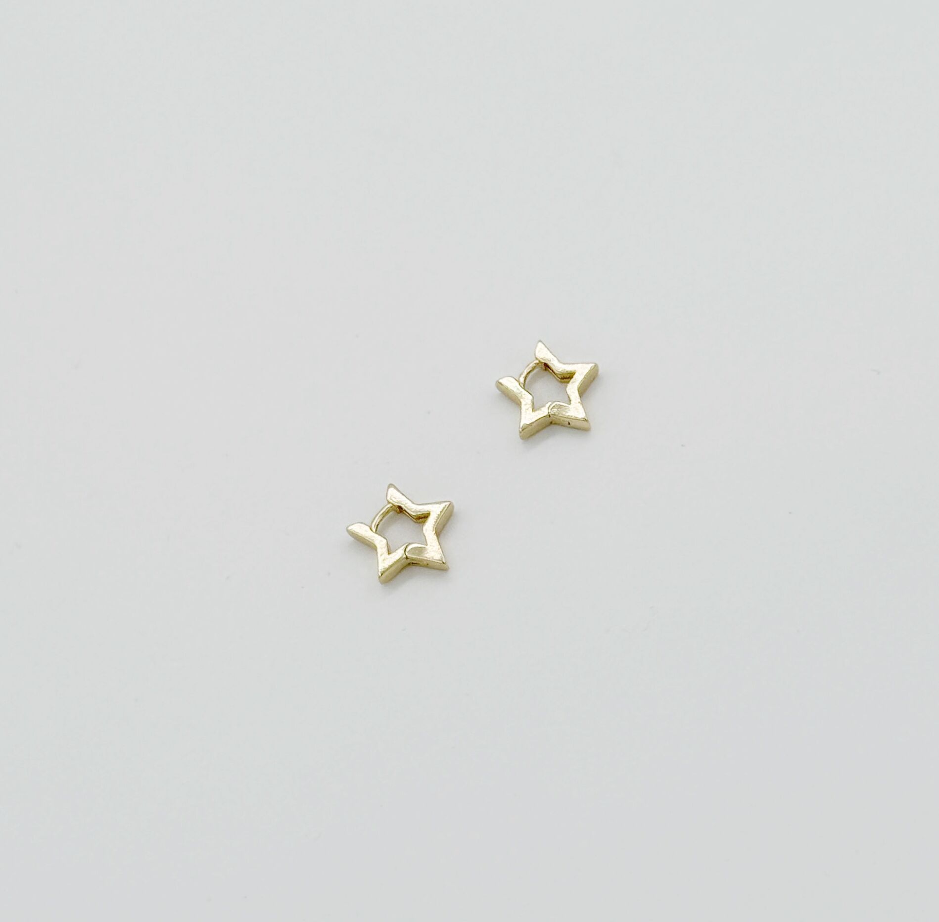 14K Gold Plated Mini Star Hoop Küpe