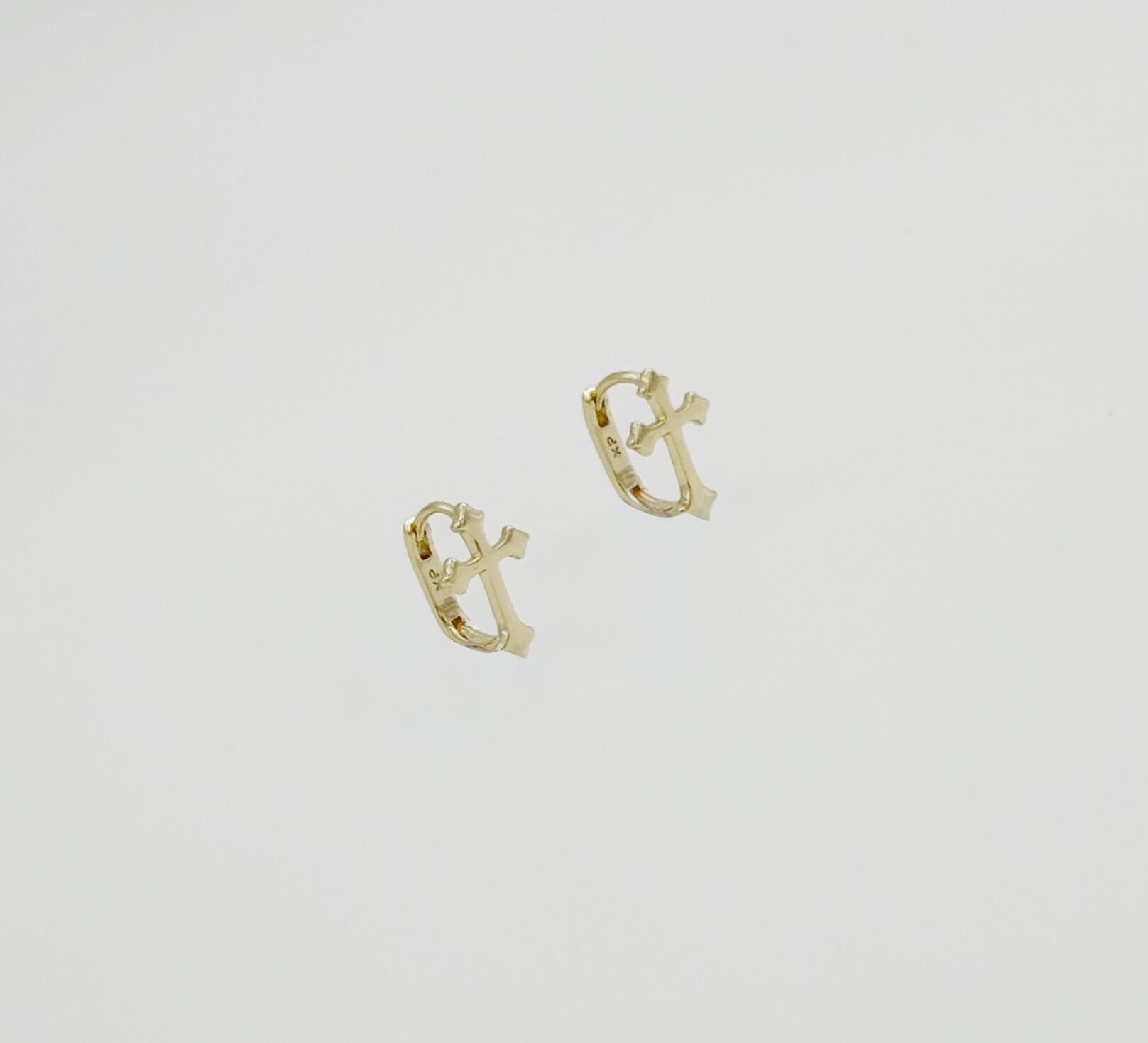 14K Gold Plated Cross Hoop Küpe