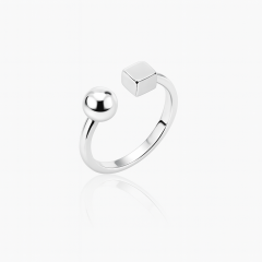 White Gold Plated Geometric Yüzük