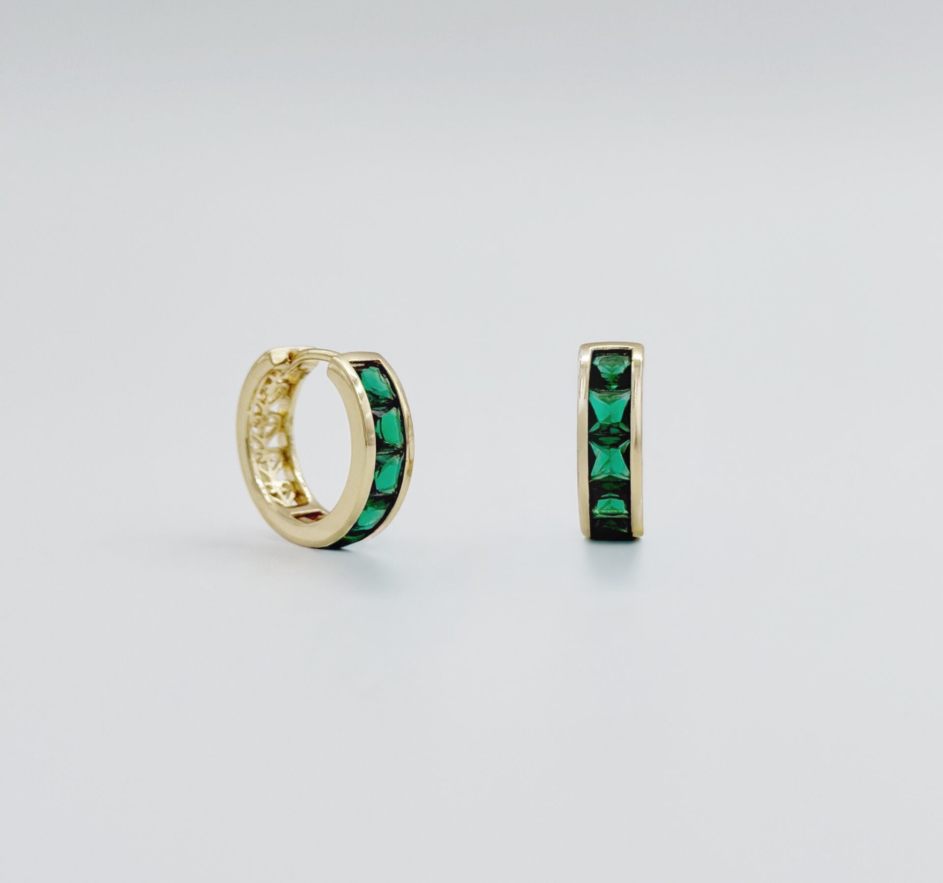 14K Gold Plated Grassy Stone Hoop Küpe