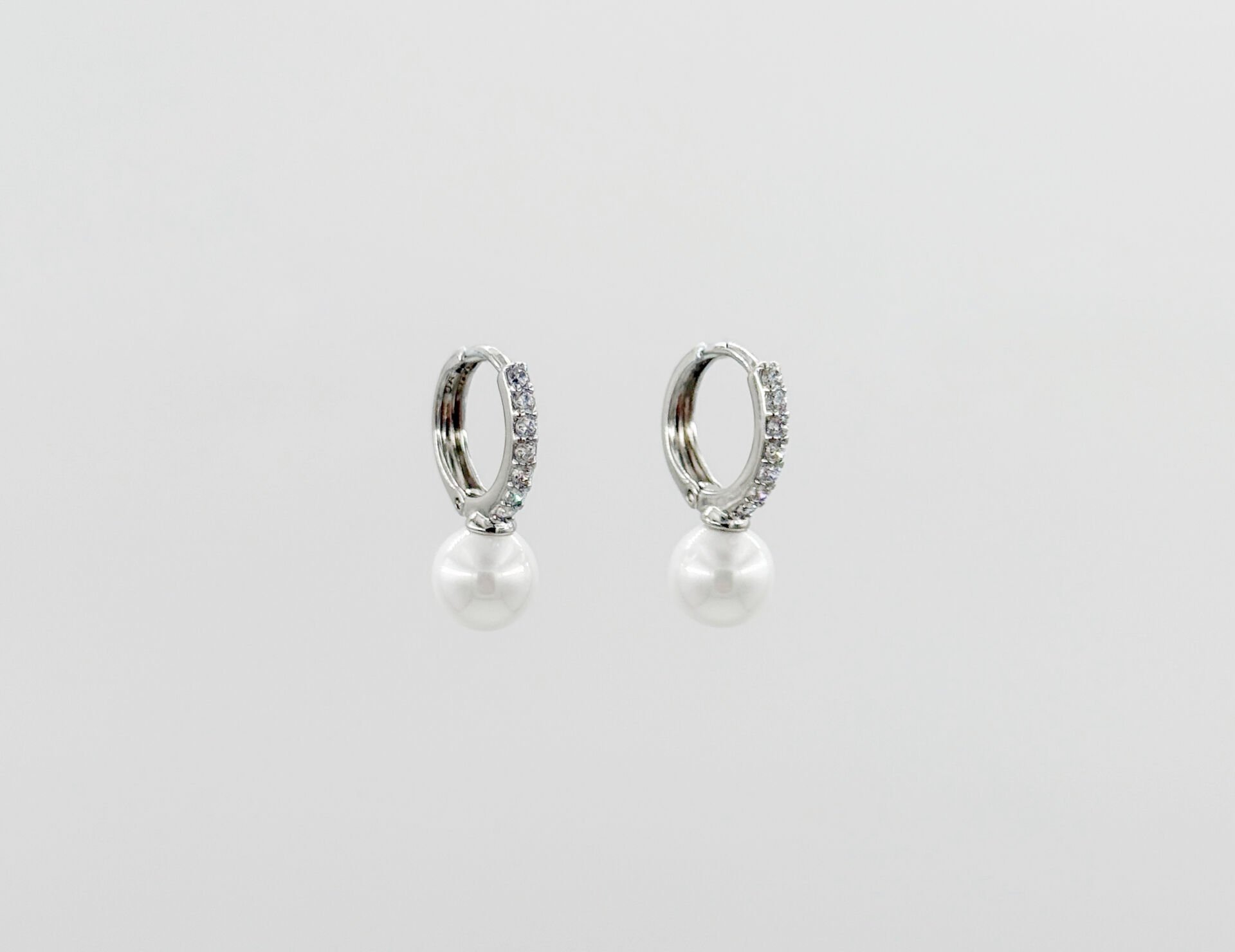 White Gold Plated Pearl Shine Hoop Küpe