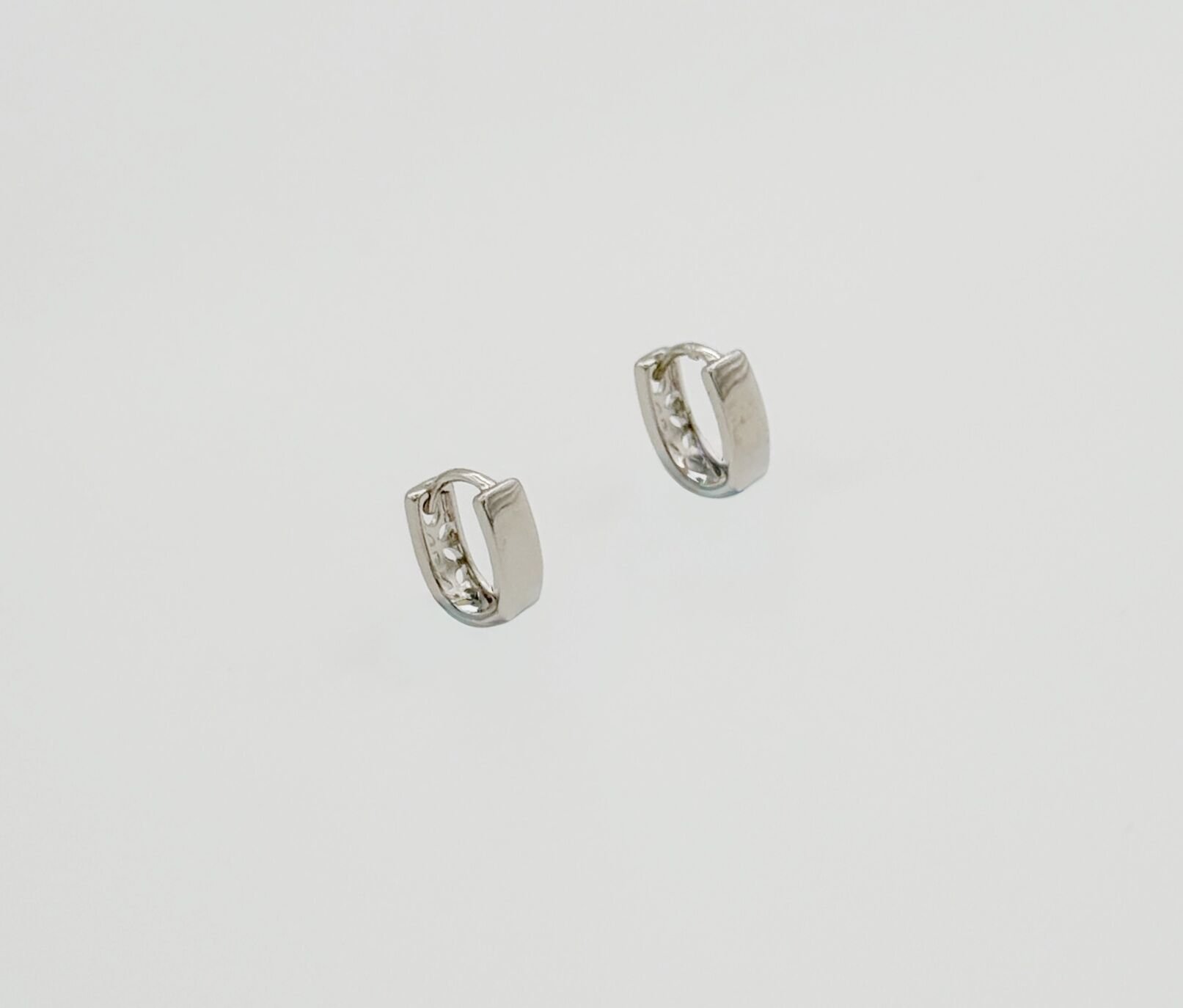 White Gold Plated Mini U Hoop Küpe