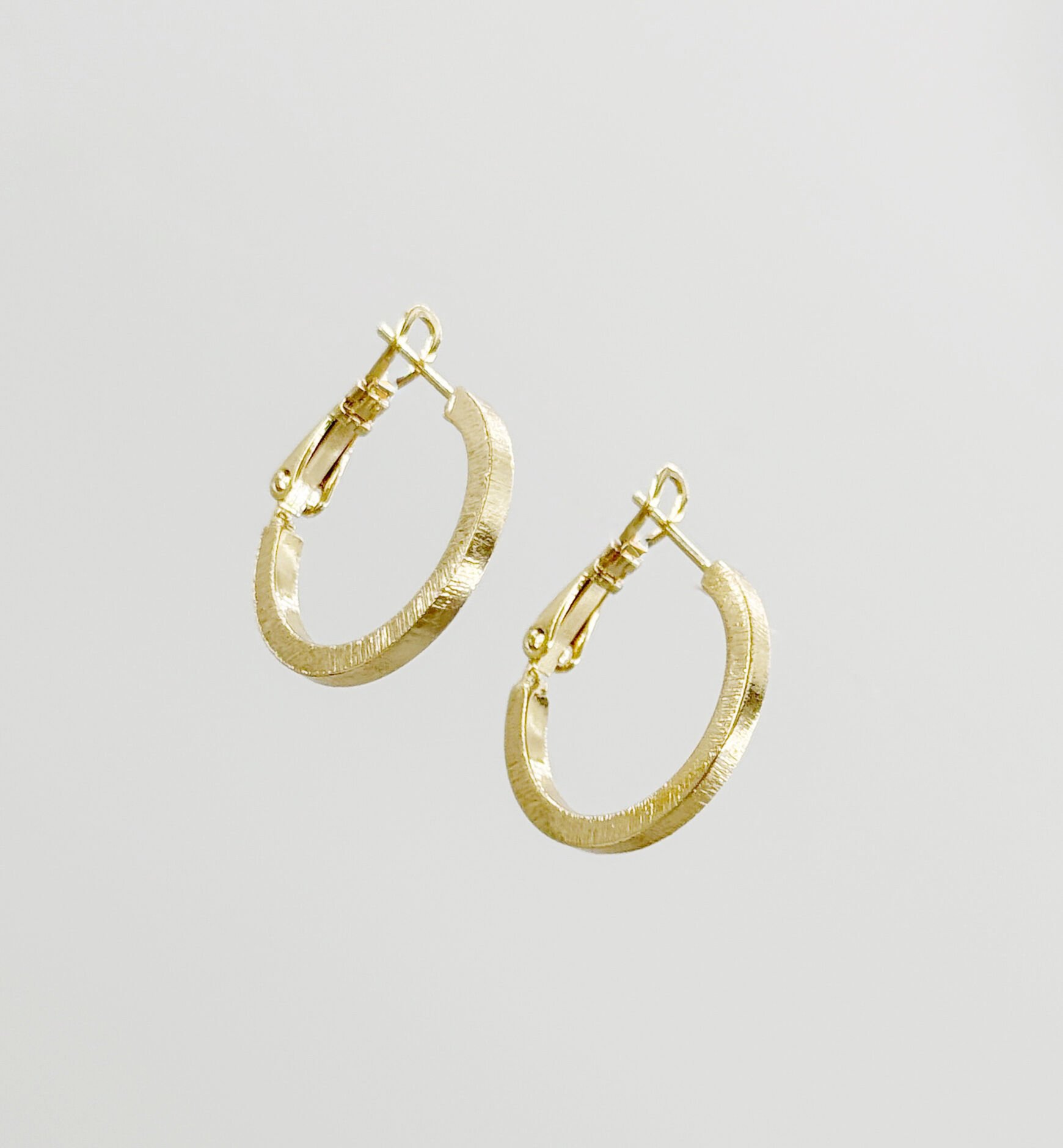 14K Gold Plated Mini İtalian Matte Hoop Küpe