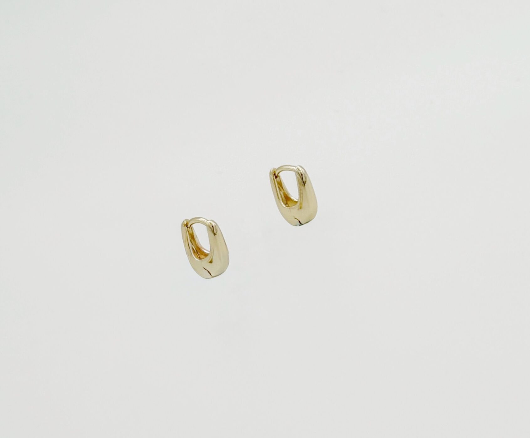 14K Gold Plated Mini Puffy U Hoop Küpe