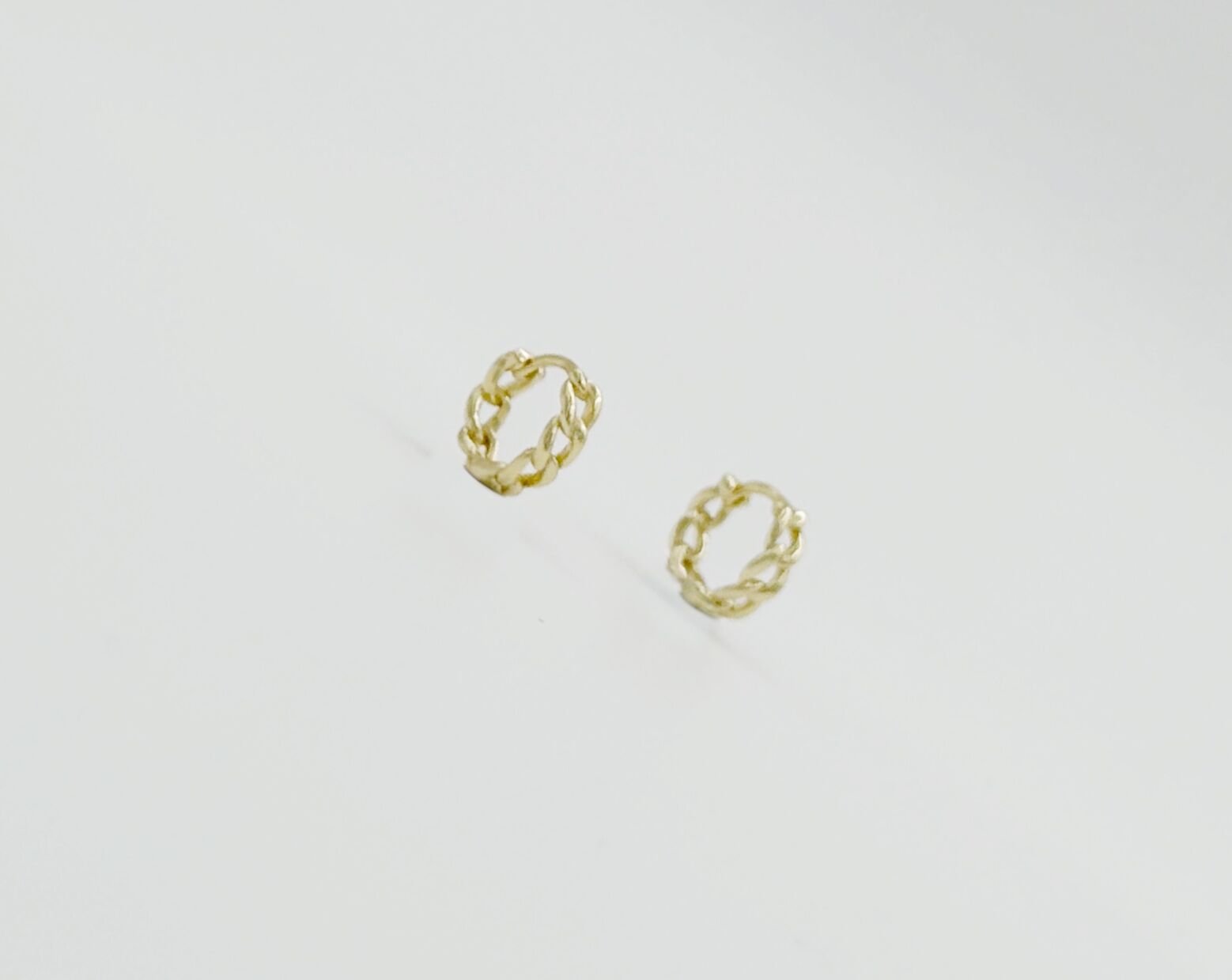 14K Gold Plated Mini Chain Hoop Küpe