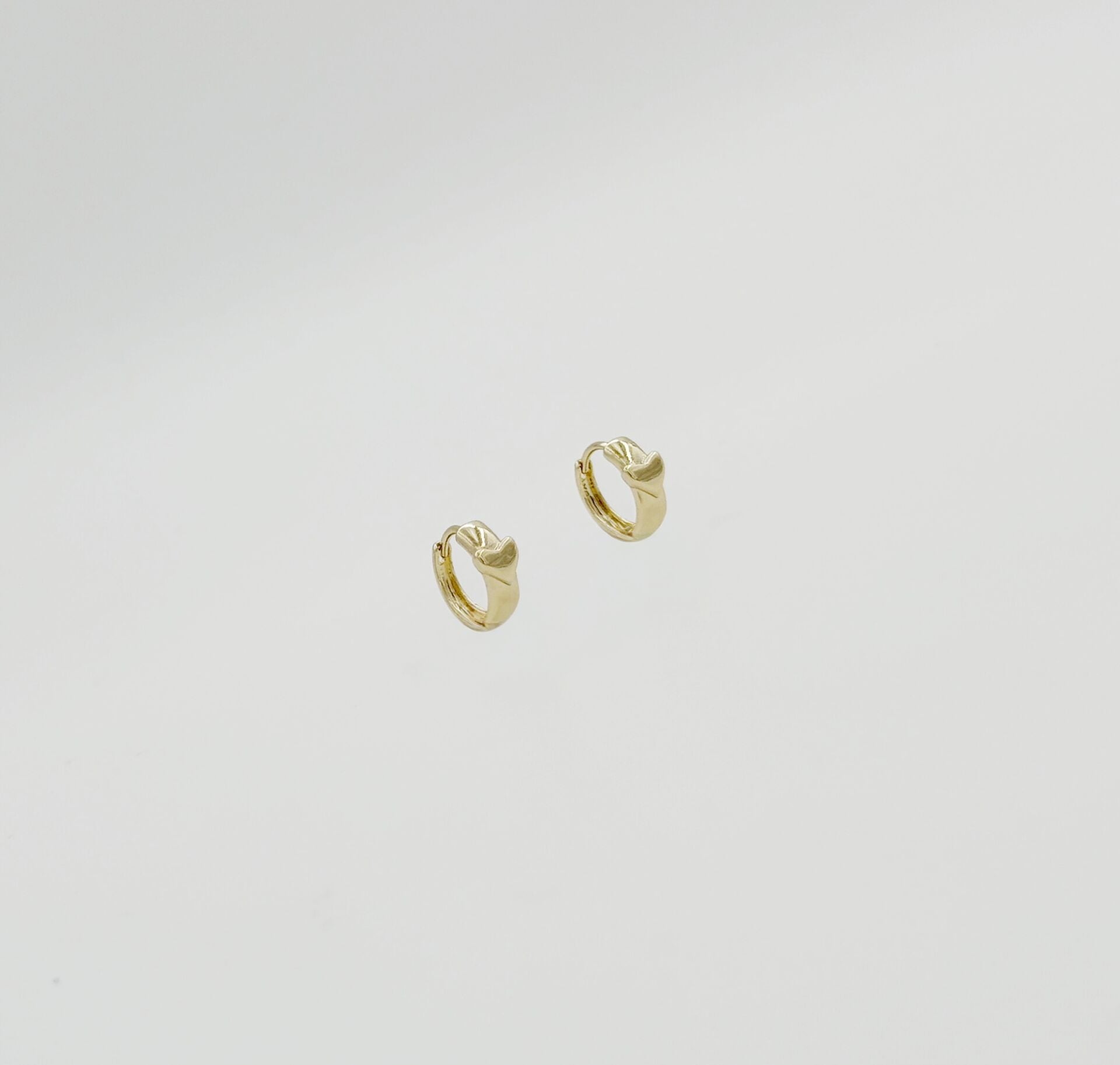 14K Gold Plated Mini Heart Hoop Küpe