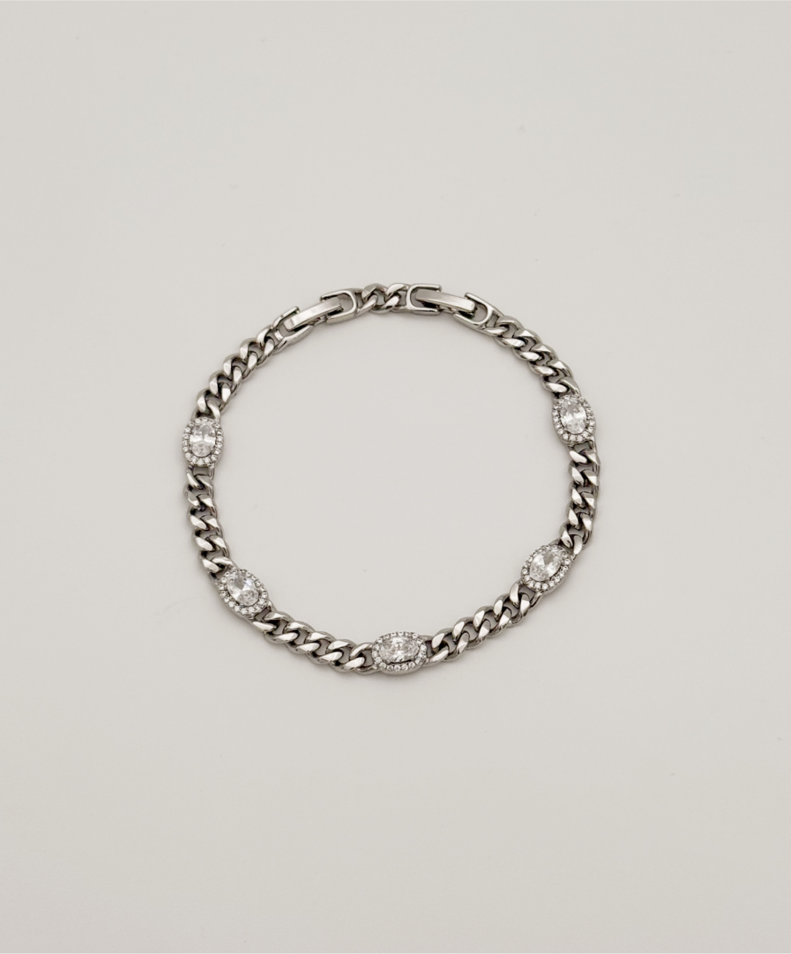 White Gold Plated Pente Petra Bileklik