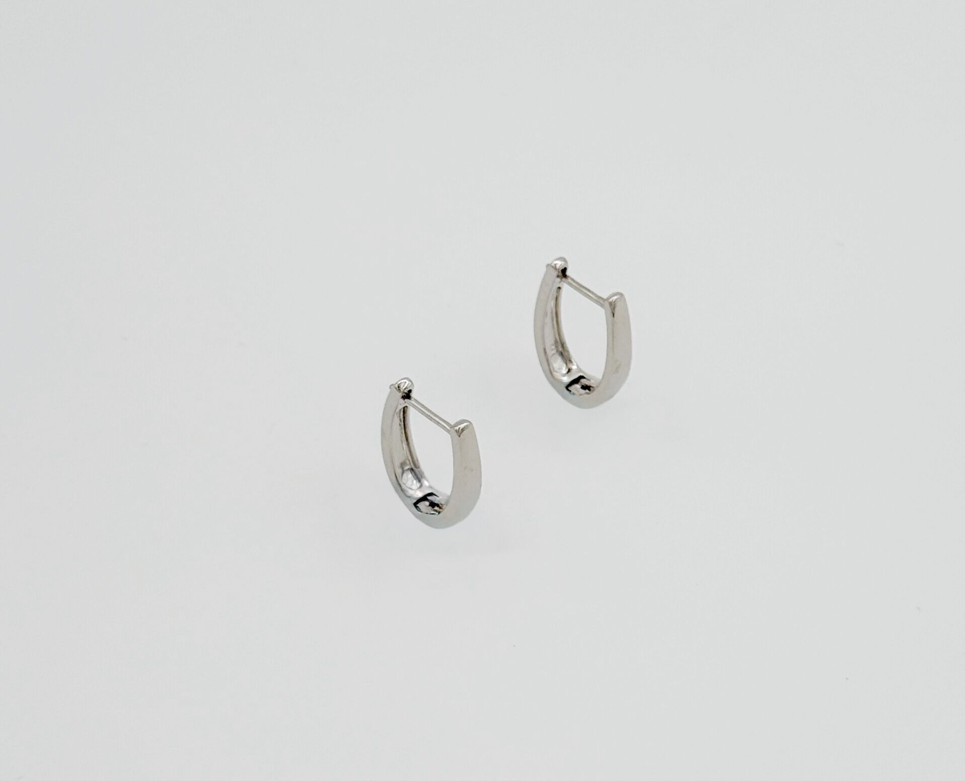 White Gold Plated U Hoop Küpe