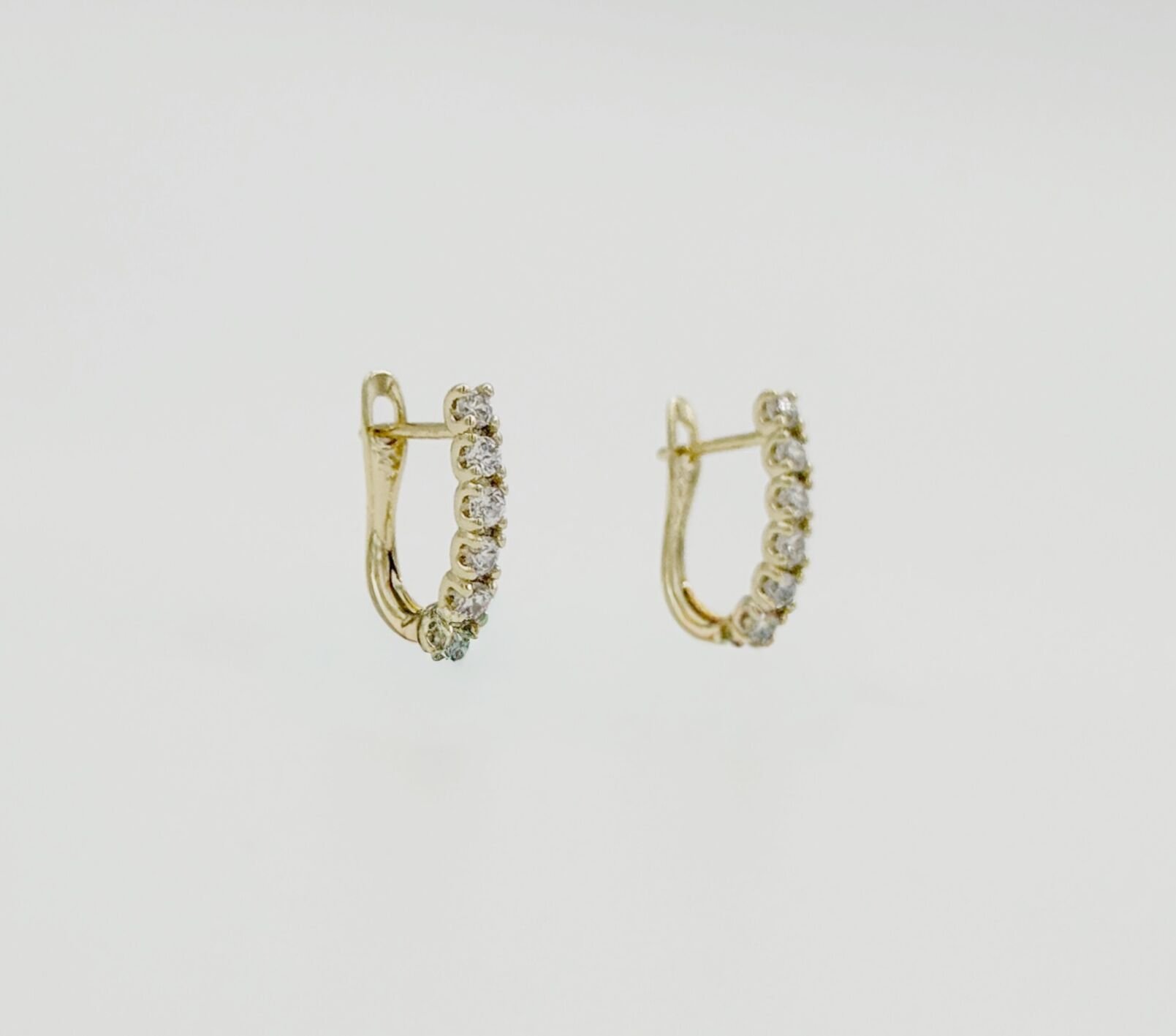 14K Gold Plated Shiny Stone U Hoop Küpe