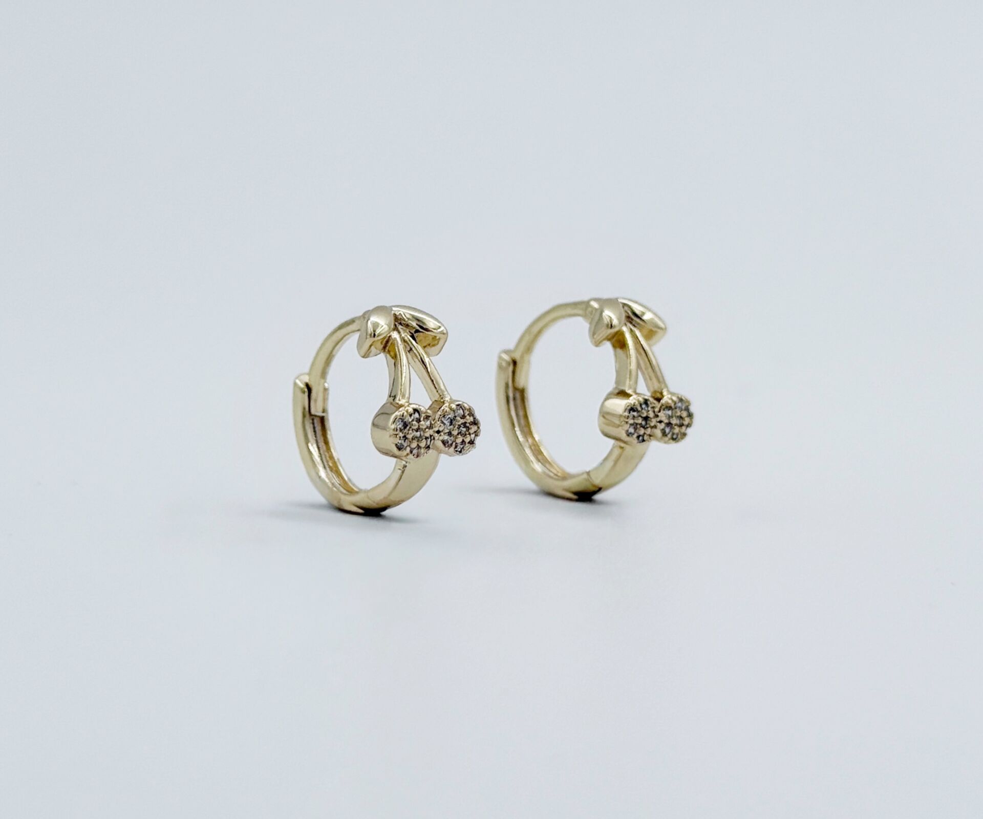 14K Gold Plated Mini Cherry Hoop Küpe