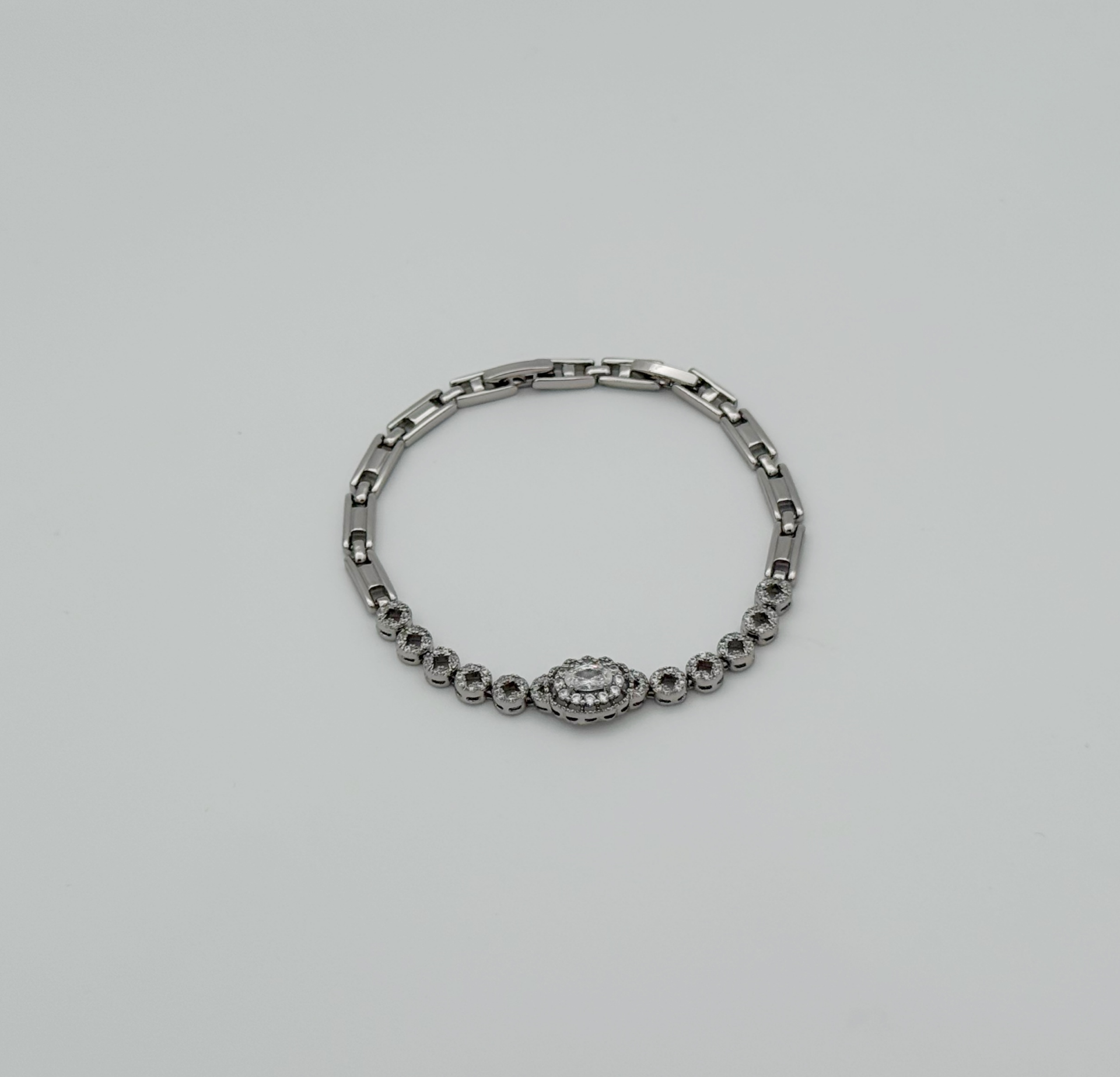 White Gold Plated Diamond Floral Bileklik