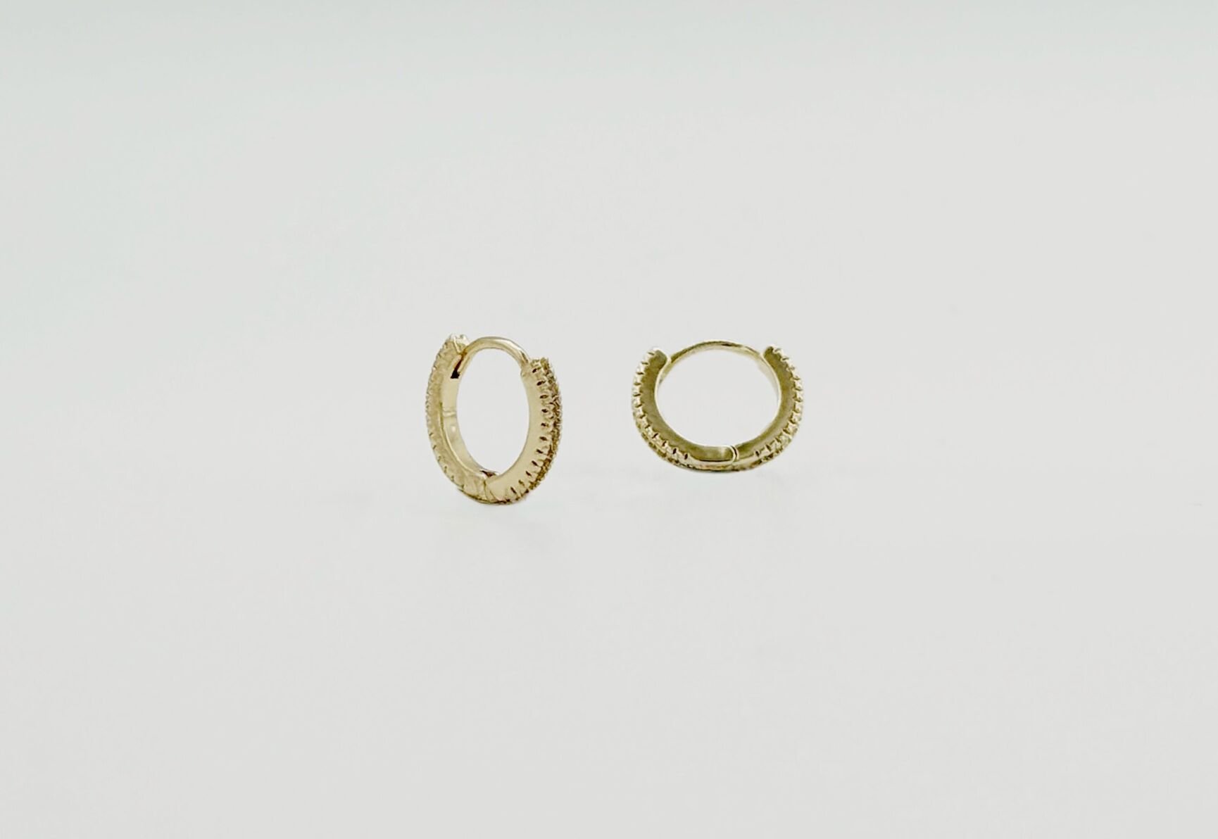 14K Gold Plated Mini Glow Hoop Küpe