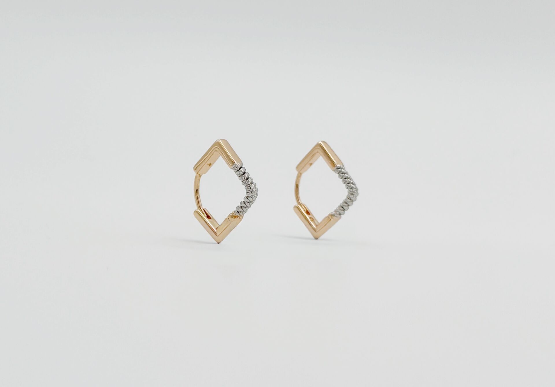 18K Rose Gold Plated Perle Luna Hoop Küpe