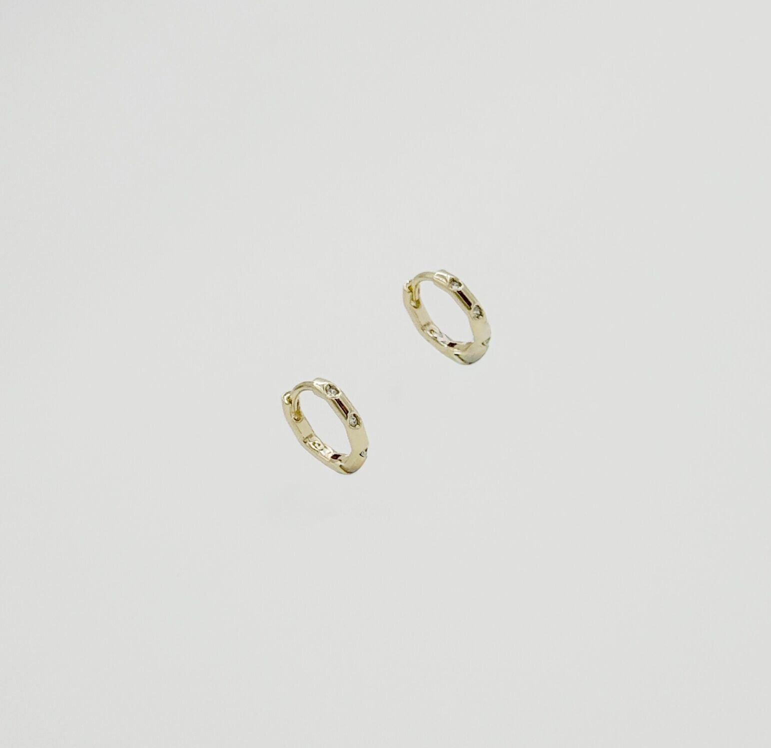 14K Gold Plated Tria Plie Hoop Küpe