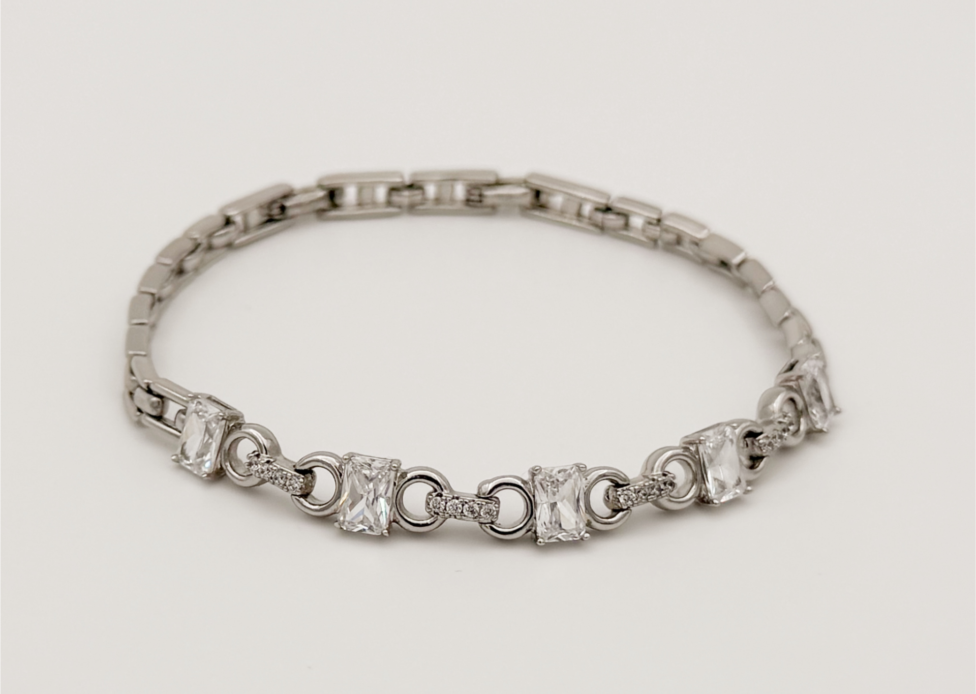 White Gold Plated Square Stone Bileklik