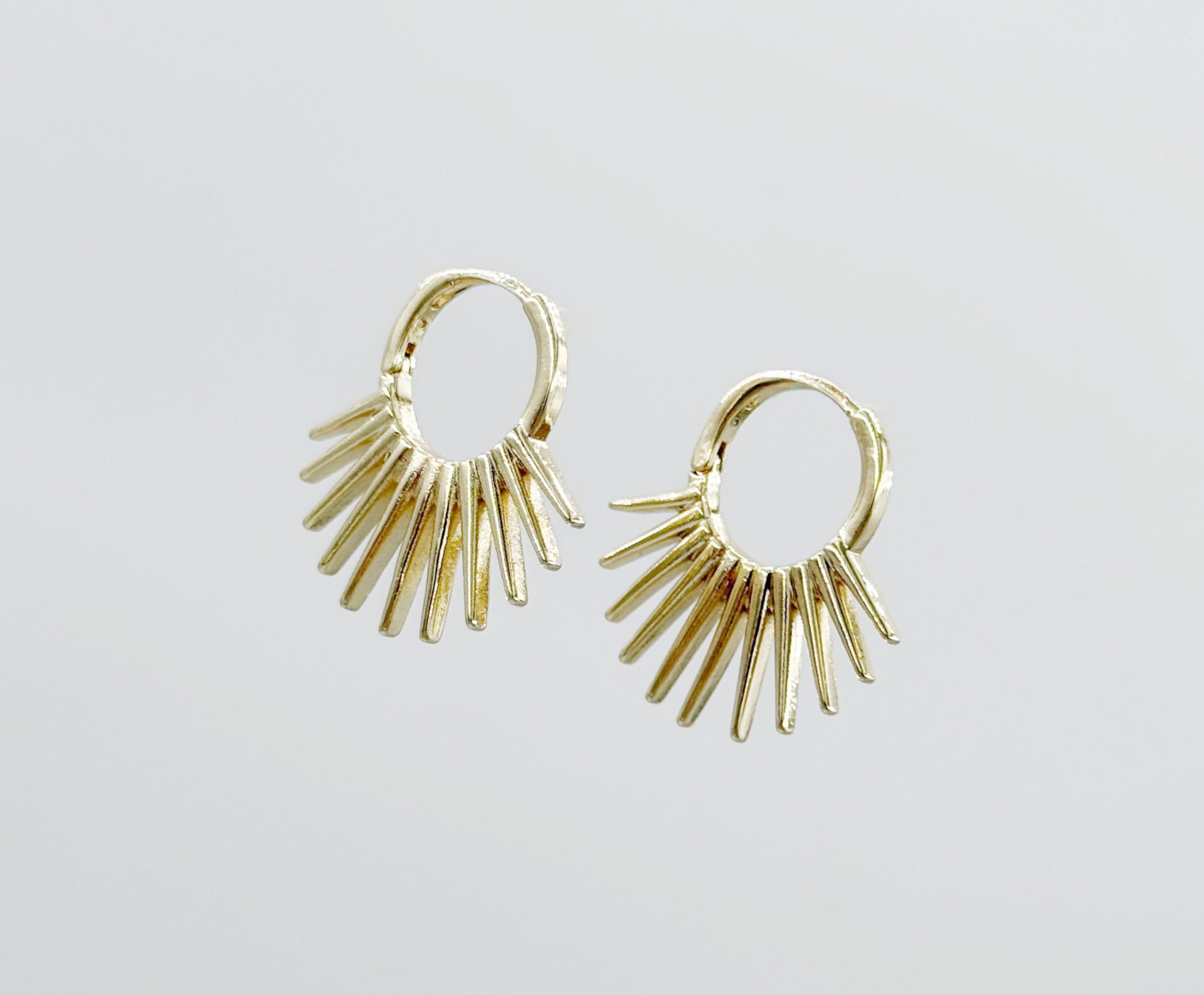 14K Gold Plated Arrow Hoop Küpe