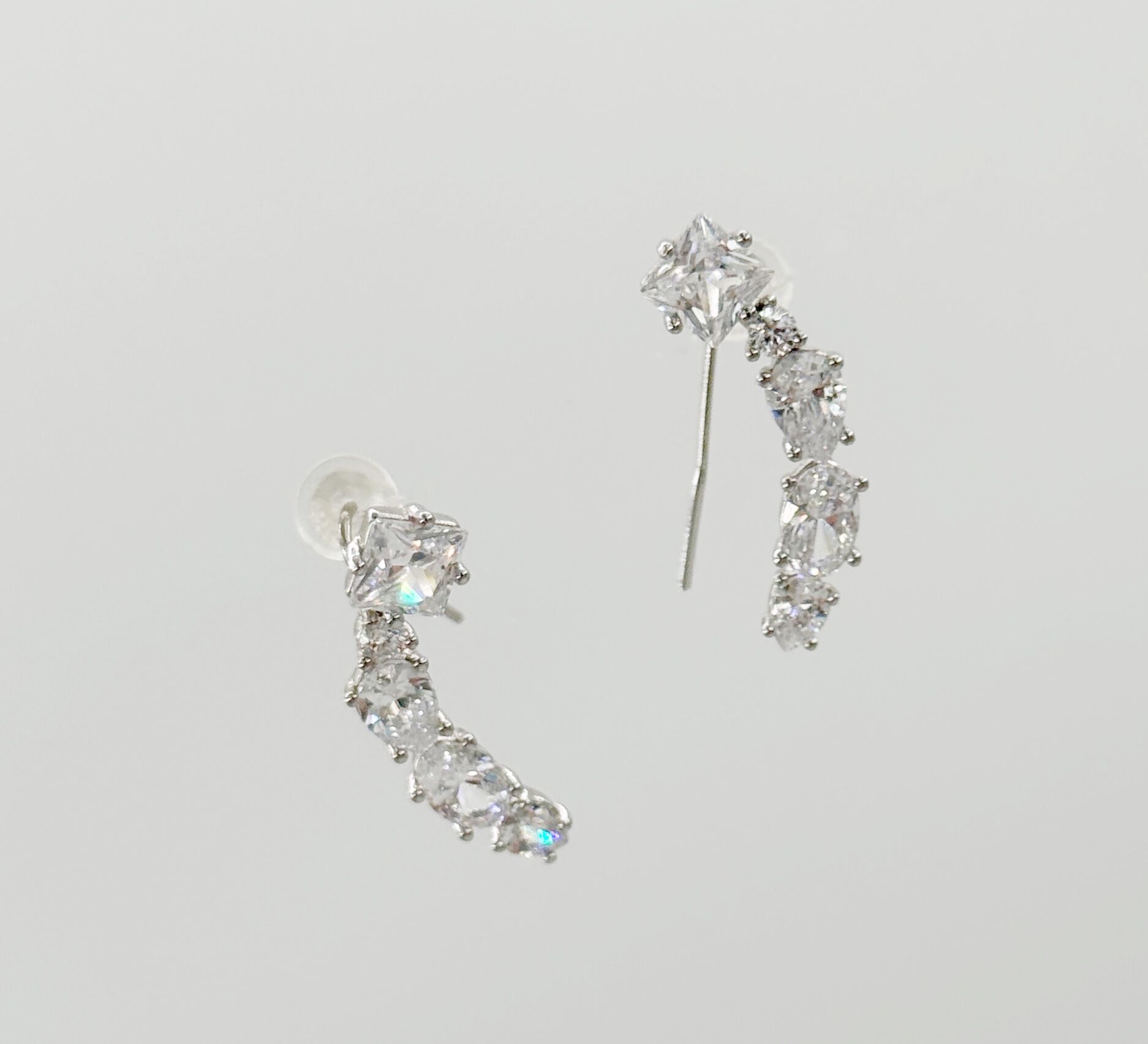 White Gold Plated Shine Bunch Stud Küpe