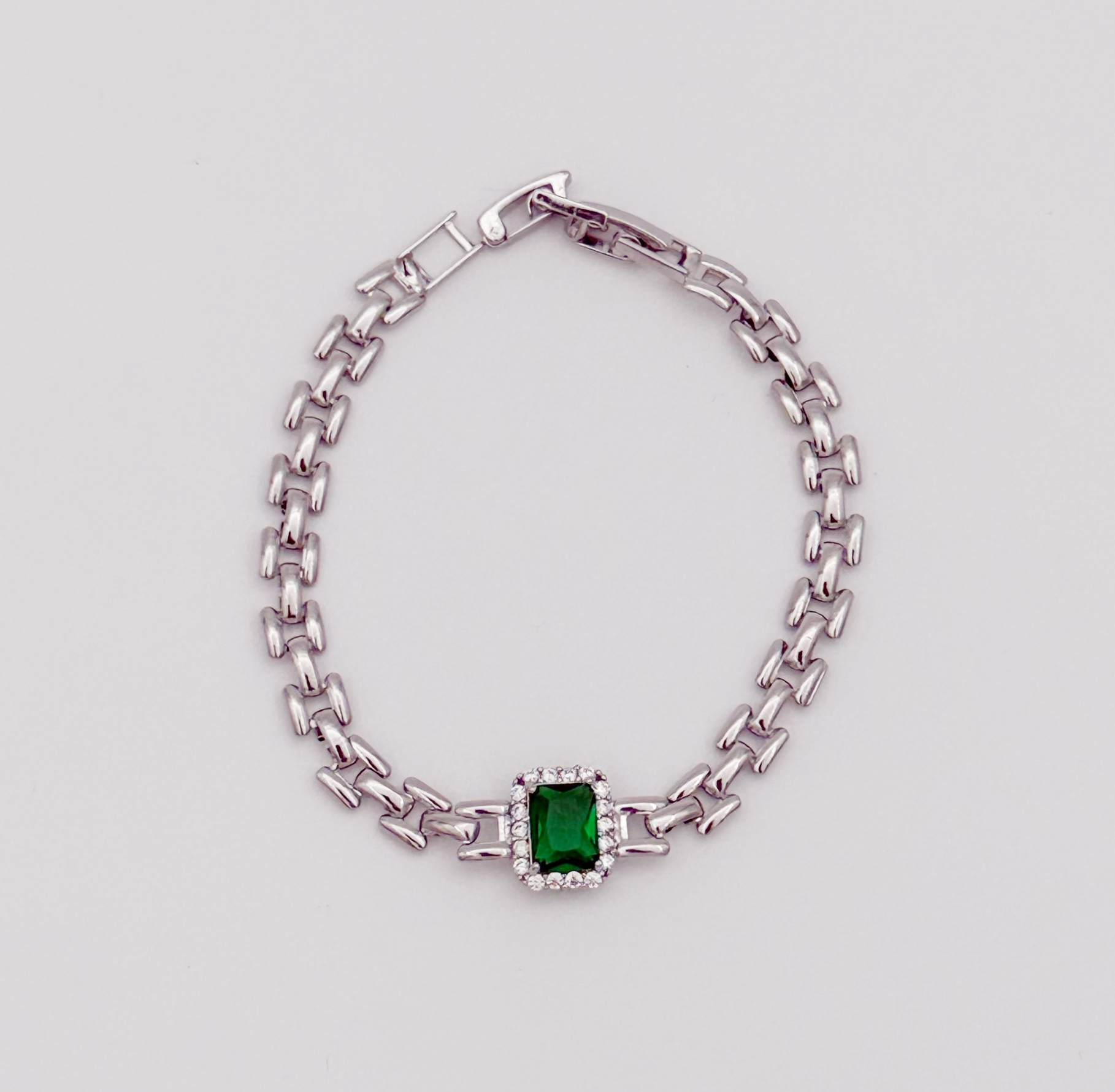 White Gold Plated Smaragdus Bileklik