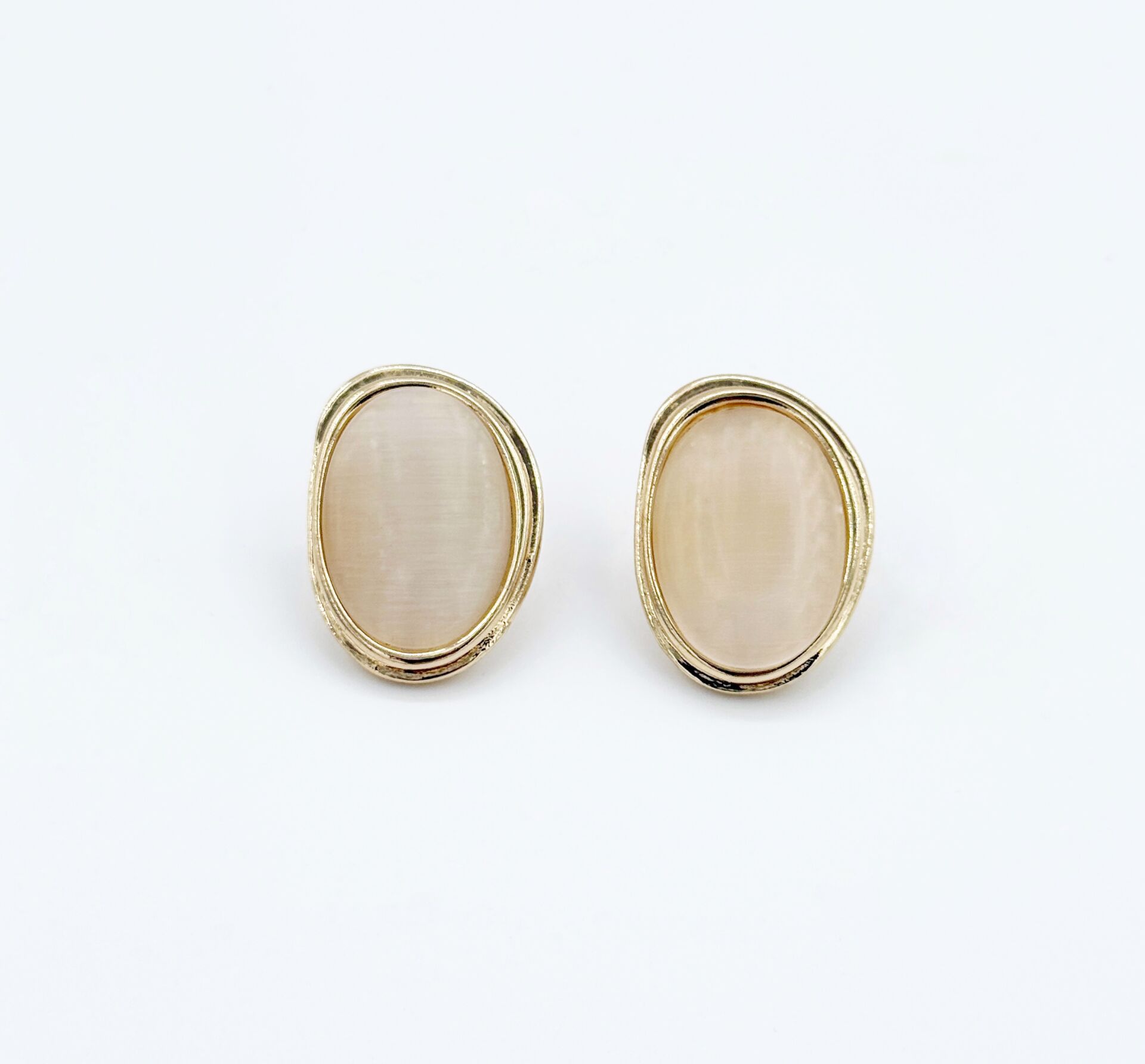 18K Gold Plated Jelly White Vintage Stud Küpe