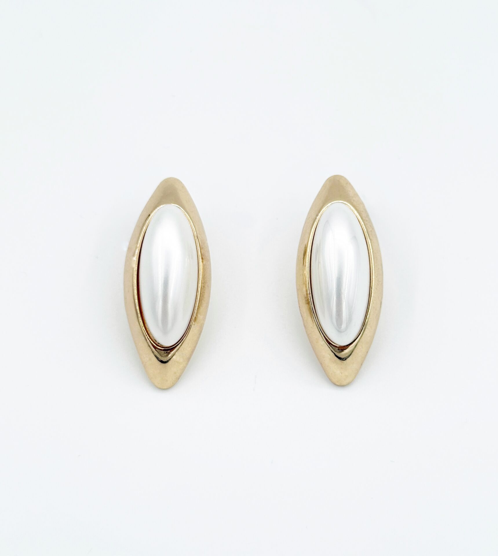 18K Rose Gold Plated White Asu Stud Küpe